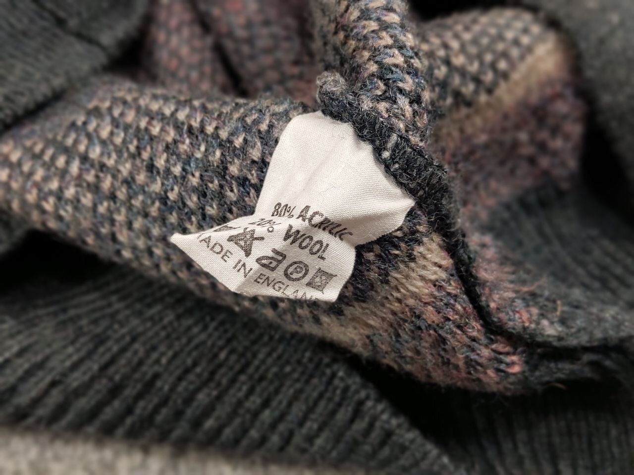 Japanese Brand Vintage 90's Japanese Patterned Cardigan Knitted Sweater Size US M / EU 48-50 / 2 - 16 Thumbnail