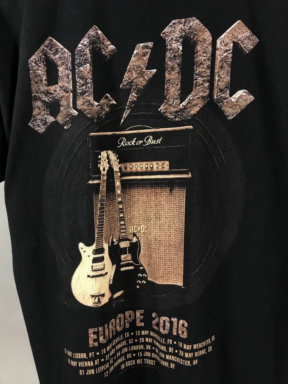 AC/DC × Band Tees × Vintage AC/DC 2016 vintage rock band tee Size US L / EU 52-54 / 3 - 8 Thumbnail