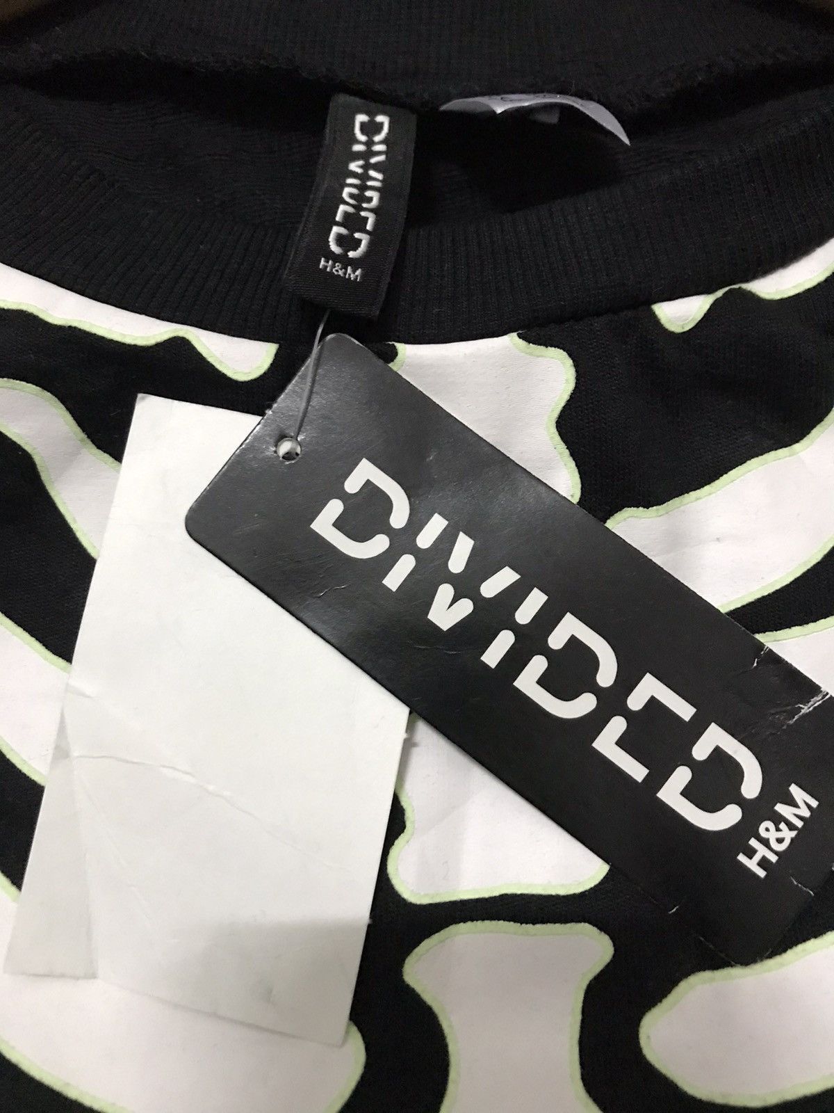 Divided DIVIDED H&M SWEATSHIRT SKELETON GLOW IN THE DARK Size US M / EU 48-50 / 2 - 8 Thumbnail