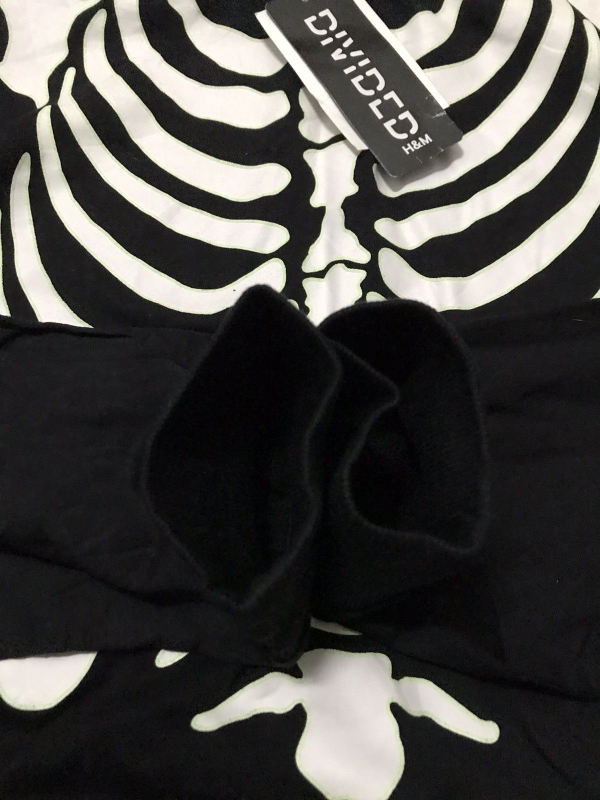 Divided DIVIDED H&M SWEATSHIRT SKELETON GLOW IN THE DARK Size US M / EU 48-50 / 2 - 6 Thumbnail