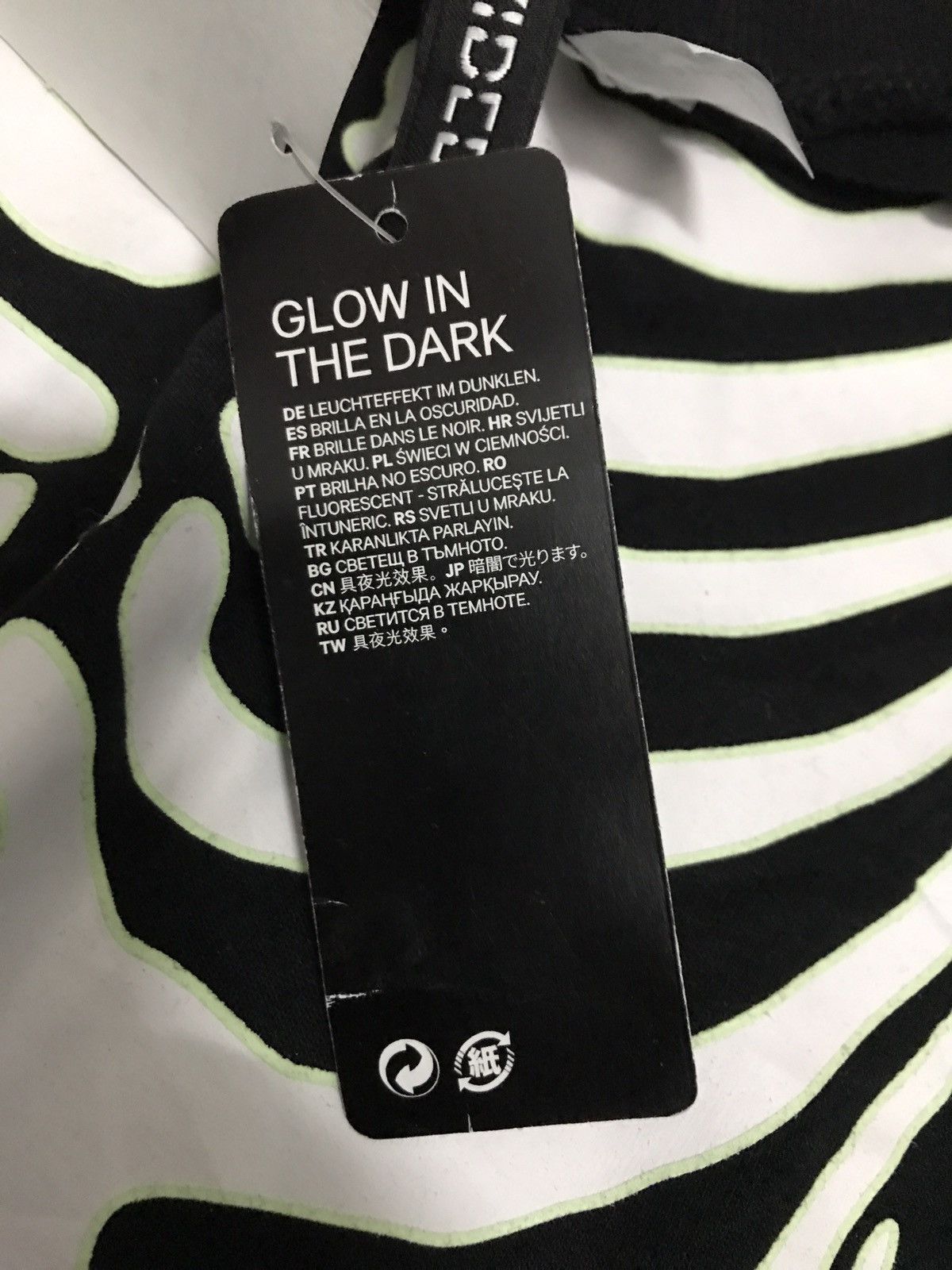 Divided DIVIDED H&M SWEATSHIRT SKELETON GLOW IN THE DARK Size US M / EU 48-50 / 2 - 12 Thumbnail