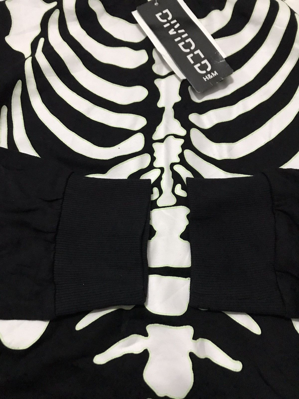 Divided DIVIDED H&M SWEATSHIRT SKELETON GLOW IN THE DARK Size US M / EU 48-50 / 2 - 5 Thumbnail