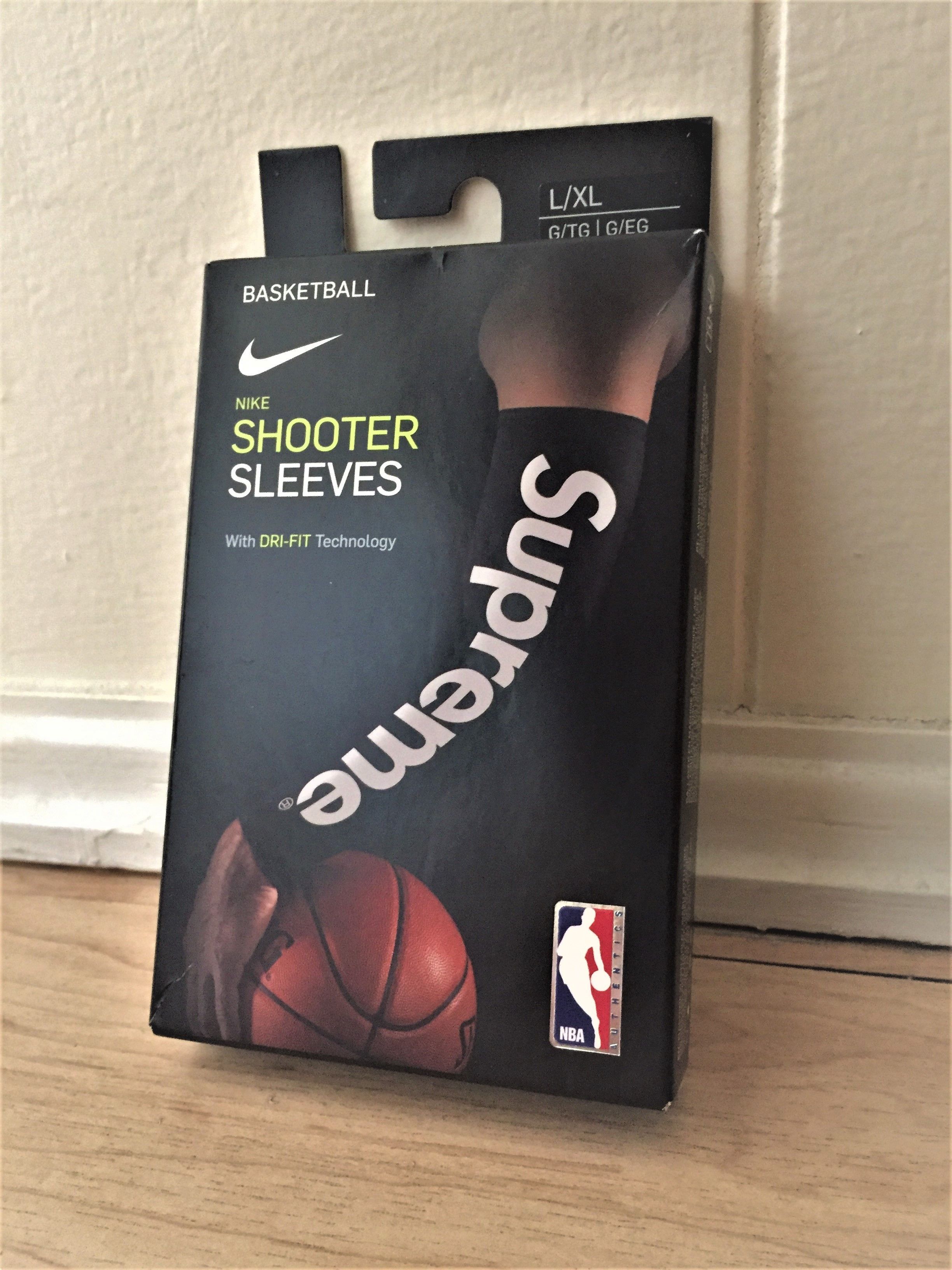 小物 supreme shooter sleeves s-l400.jpg