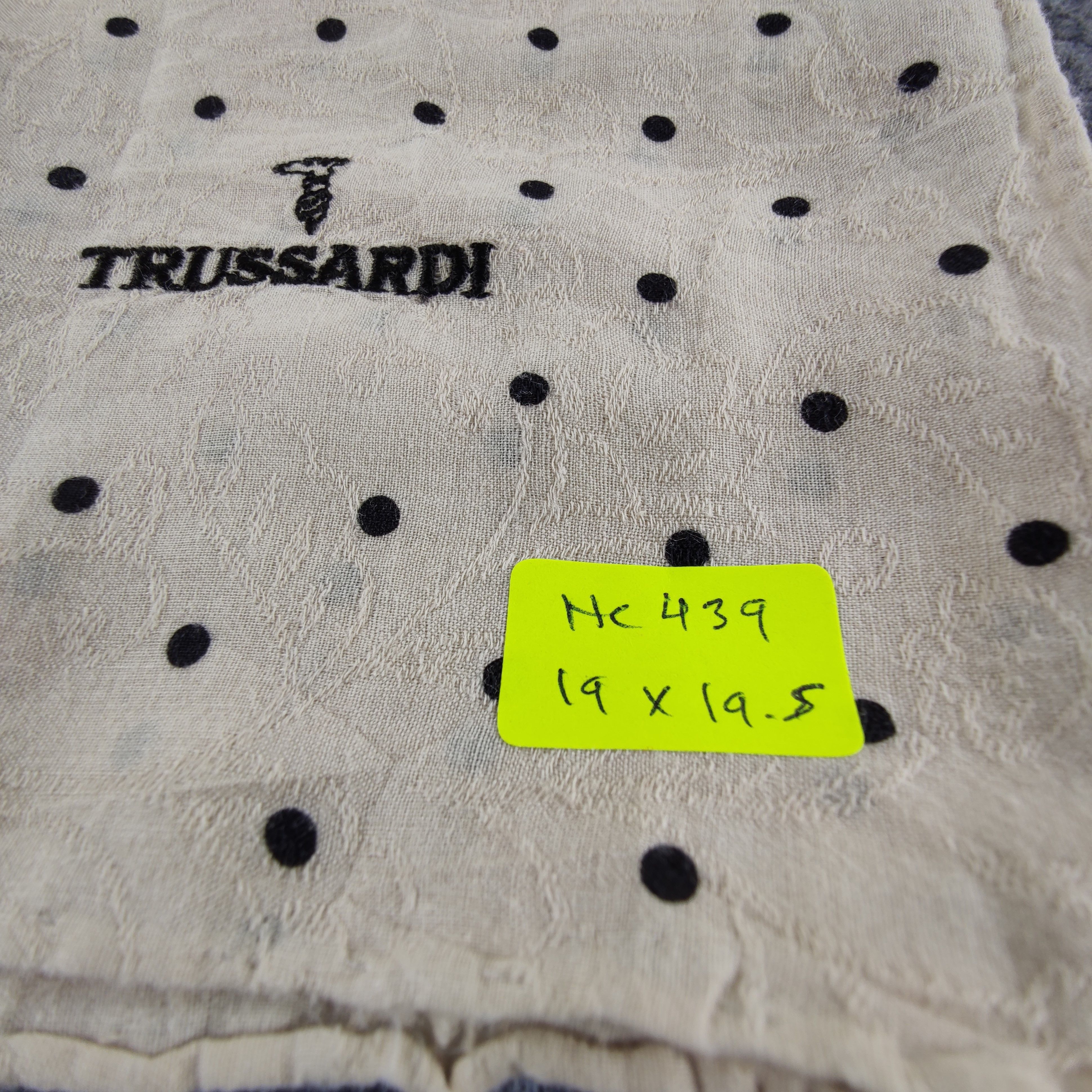 Trussardi Trussardi Handkerchief/Neckerchief/Bandana Size ONE SIZE - 3 Thumbnail