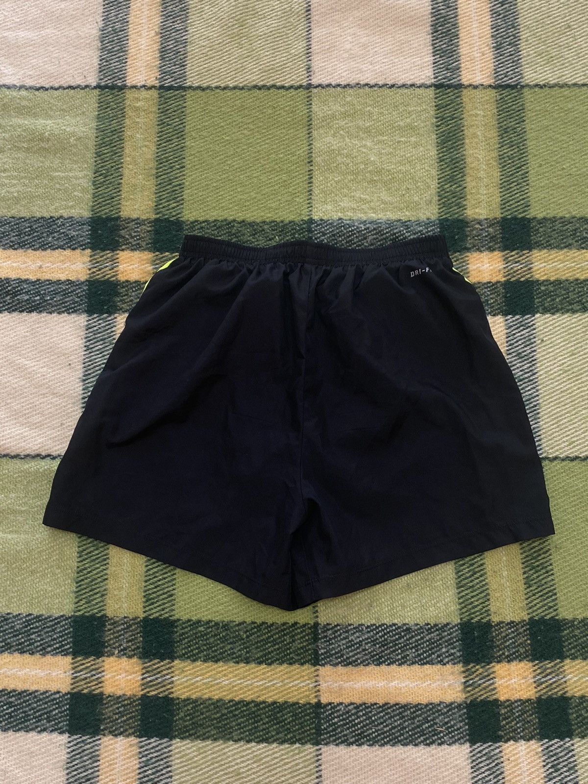 Nike Vintage Nike shorts streetwear swoosh casual y2k size S Size US 30 / EU 46 - 2 Thumbnail