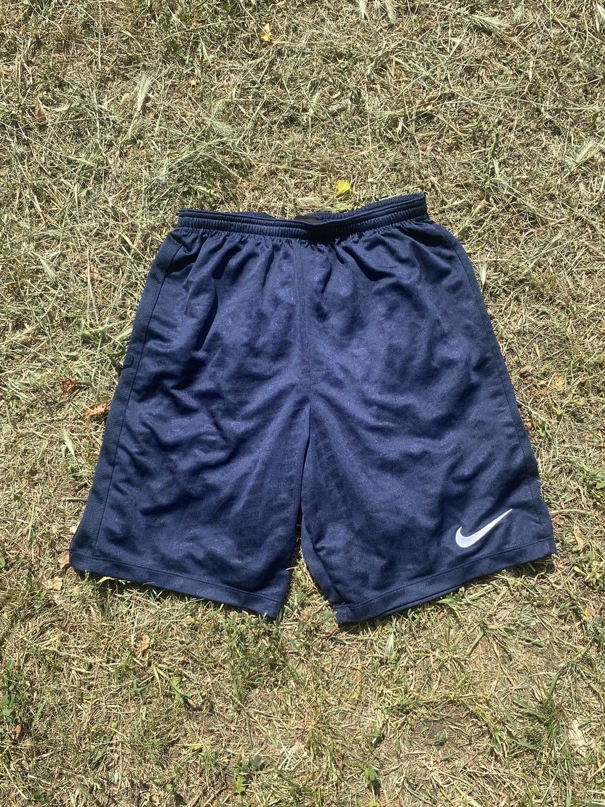 Nike Vintage Nike shorts streetwear swoosh casual y2k size M Size US 32 / EU 48 - 1 Thumbnail