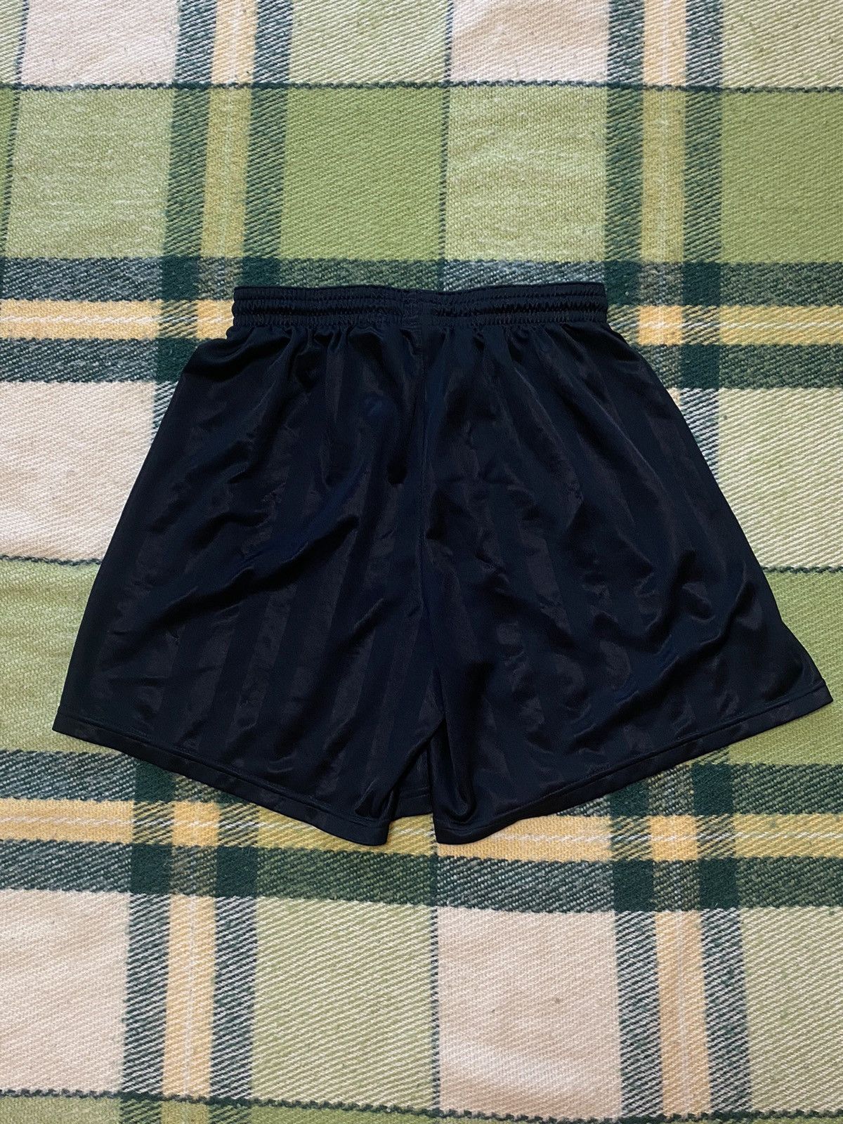 Nike Vintage Nike shorts streetwear swoosh casual y2k size L Size US 34 / EU 50 - 3 Thumbnail