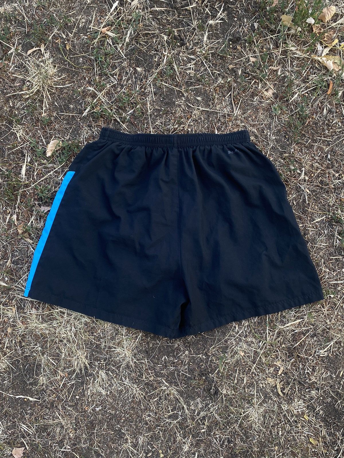 Nike Vintage Nike shorts streetwear swoosh casual y2k size S Size US 30 / EU 46 - 2 Thumbnail