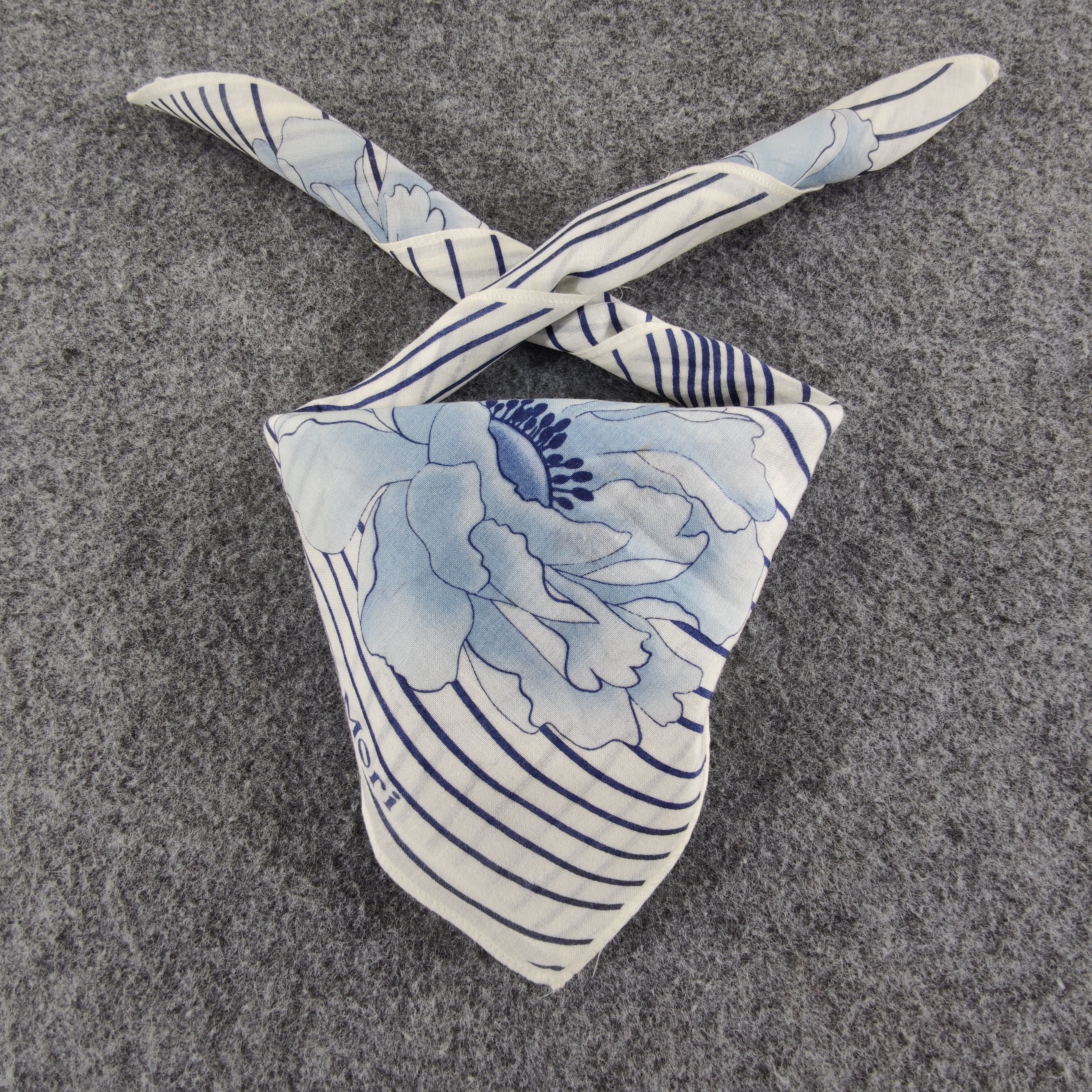 Hanae Mori Hanae Mori Handkerchief/Neckerchief/Bandana HC440 Size ONE SIZE - 1 Thumbnail