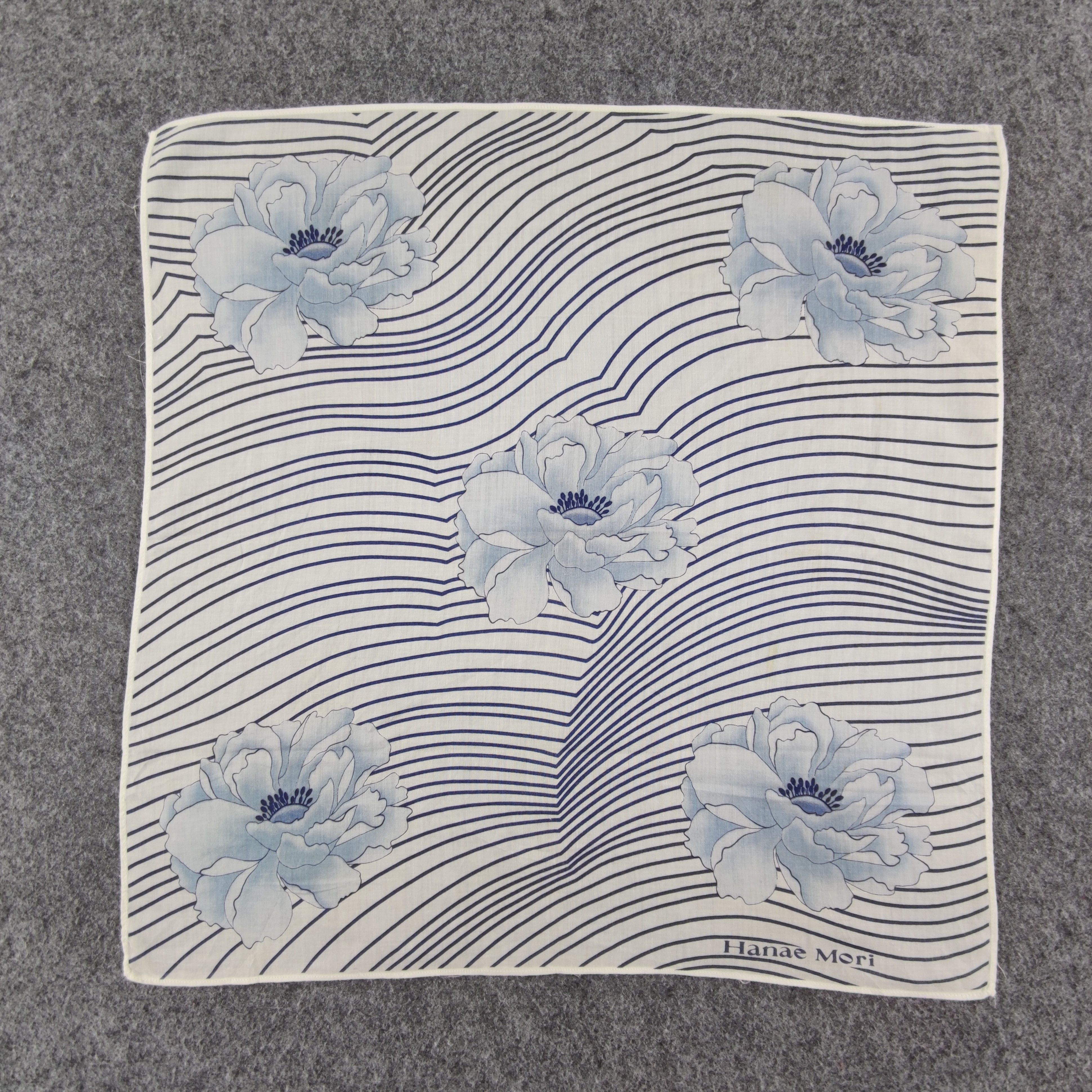 Hanae Mori Hanae Mori Handkerchief/Neckerchief/Bandana HC440 Size ONE SIZE - 2 Thumbnail