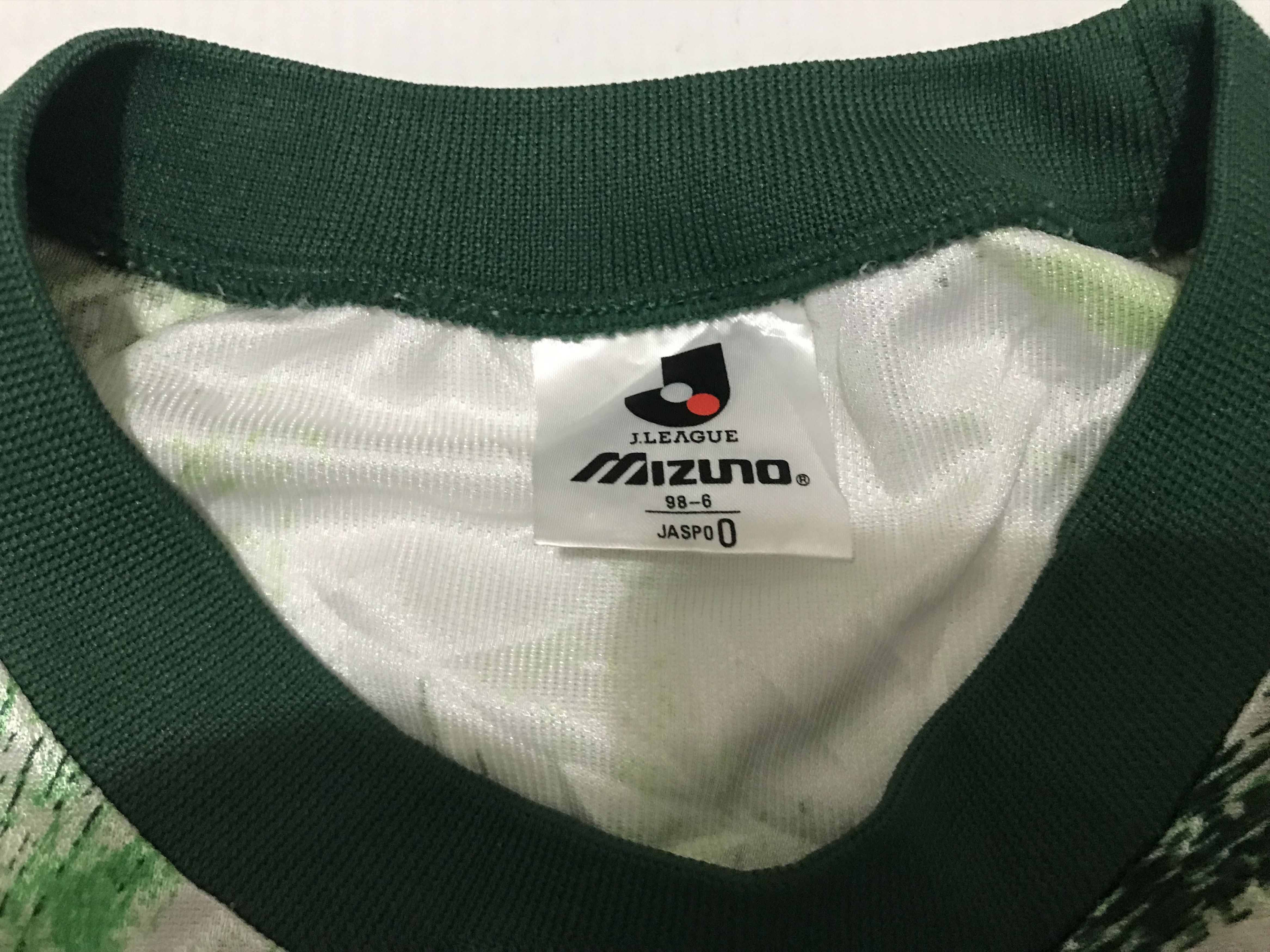 Mizuno Vintage Verdy Yomiuri Nippon FC Jersey J-LEAGUE Size US M / EU 48-50 / 2 - 3 Thumbnail