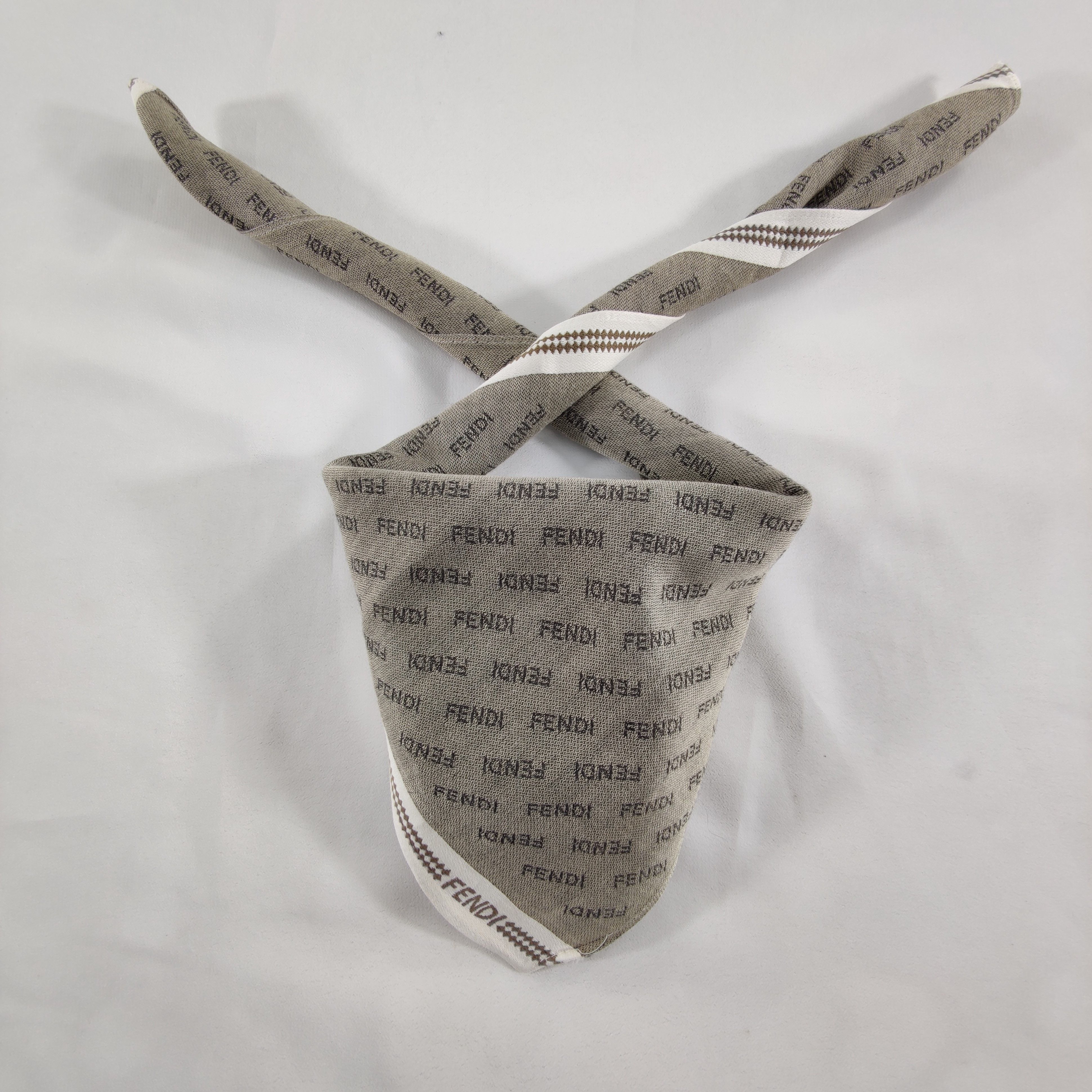 Vintage Fendi Handkerchief/Neckerchief/Bandana 323 Size ONE SIZE - 1 Thumbnail