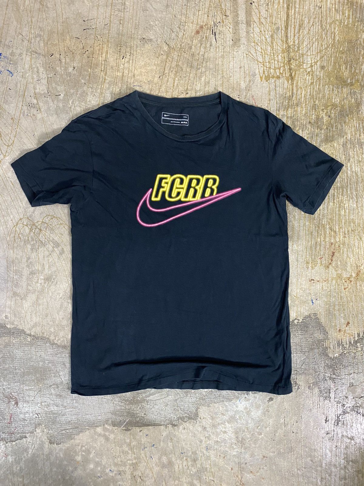 F.C.R.B × Nike × Sophnet. FCRD neon center logo Size US M / EU 48-50 / 2 - 2 Thumbnail