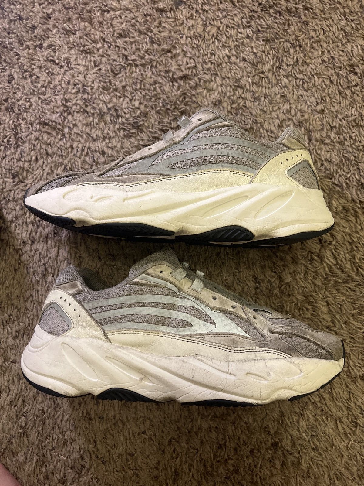 yeezy 700 static black
