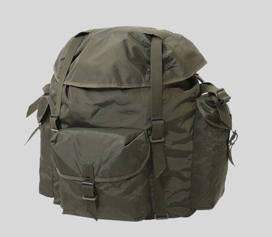 1970s Vintage Military Back Pack