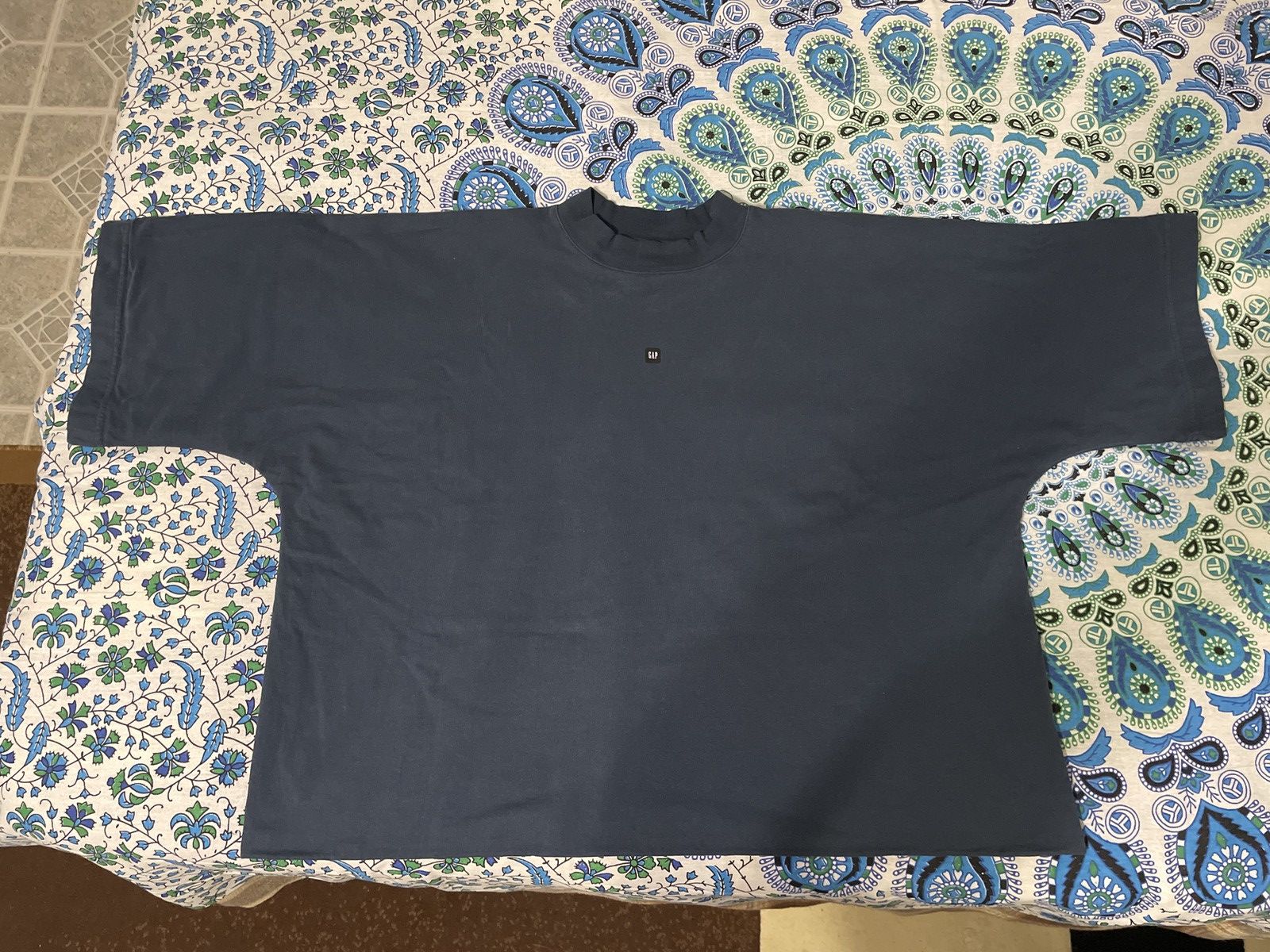 Gap YEEZY GAP BALENCIAGA NO SEAM OVERSIZED SHIRT Size US S / EU 44-46 / 1 - 1 Thumbnail