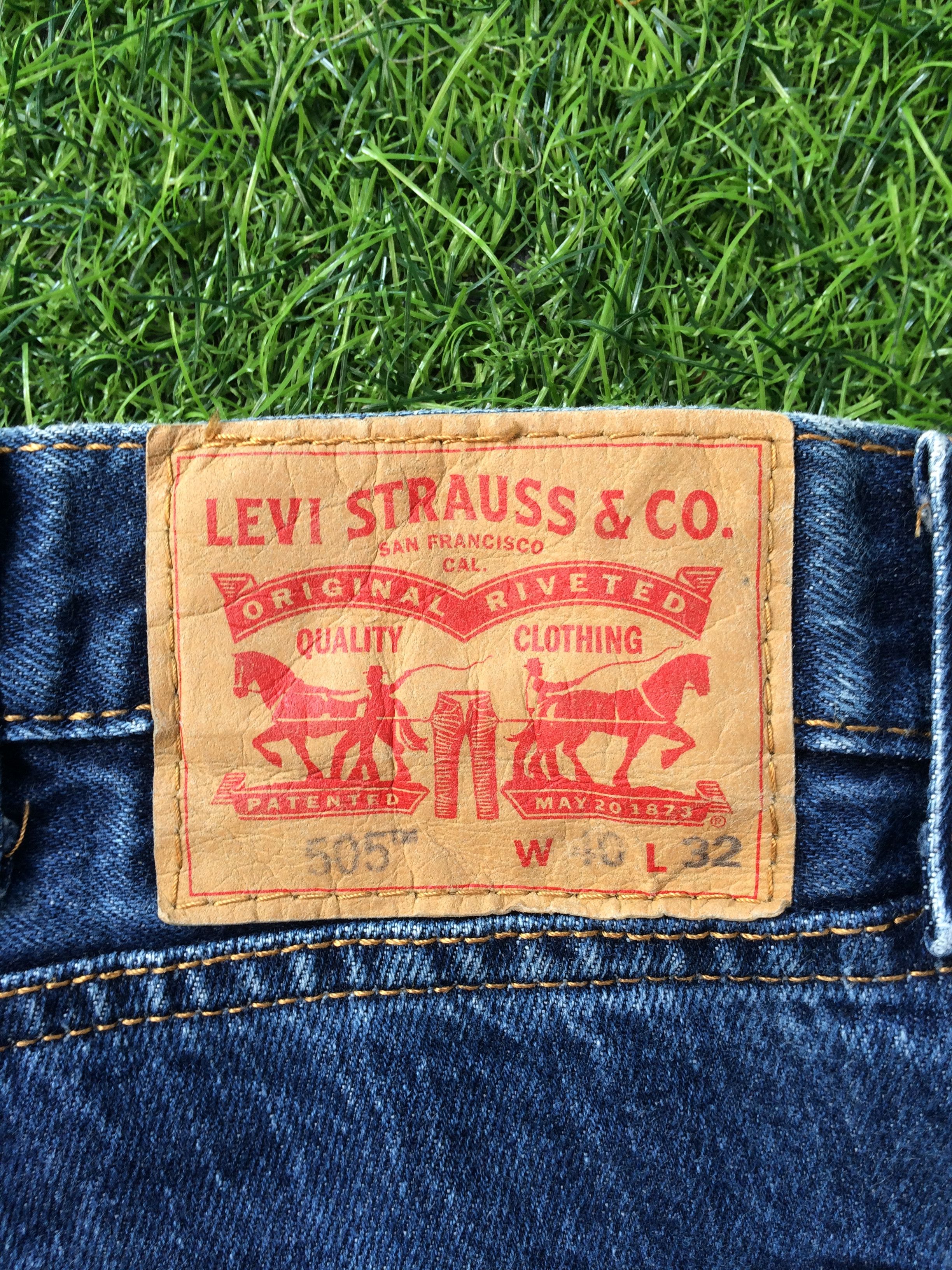 Levi's Vintage Blue Wash Levis 505 Jeans #B-922 Size US 39 - 10 Thumbnail