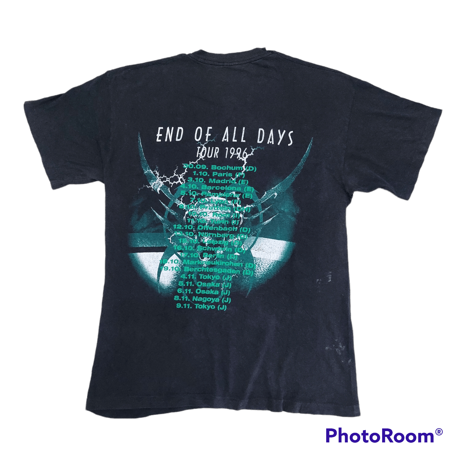 Band Tees Vintage RAGE Band 1996 Tour Paper Thin Thrashed T-shirt Size US L / EU 52-54 / 3 - 4 Thumbnail