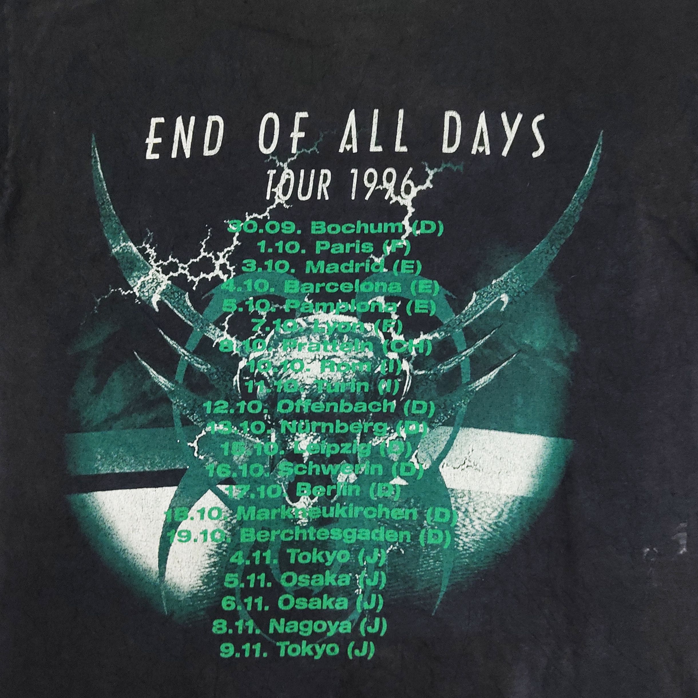 Band Tees Vintage RAGE Band 1996 Tour Paper Thin Thrashed T-shirt Size US L / EU 52-54 / 3 - 5 Thumbnail