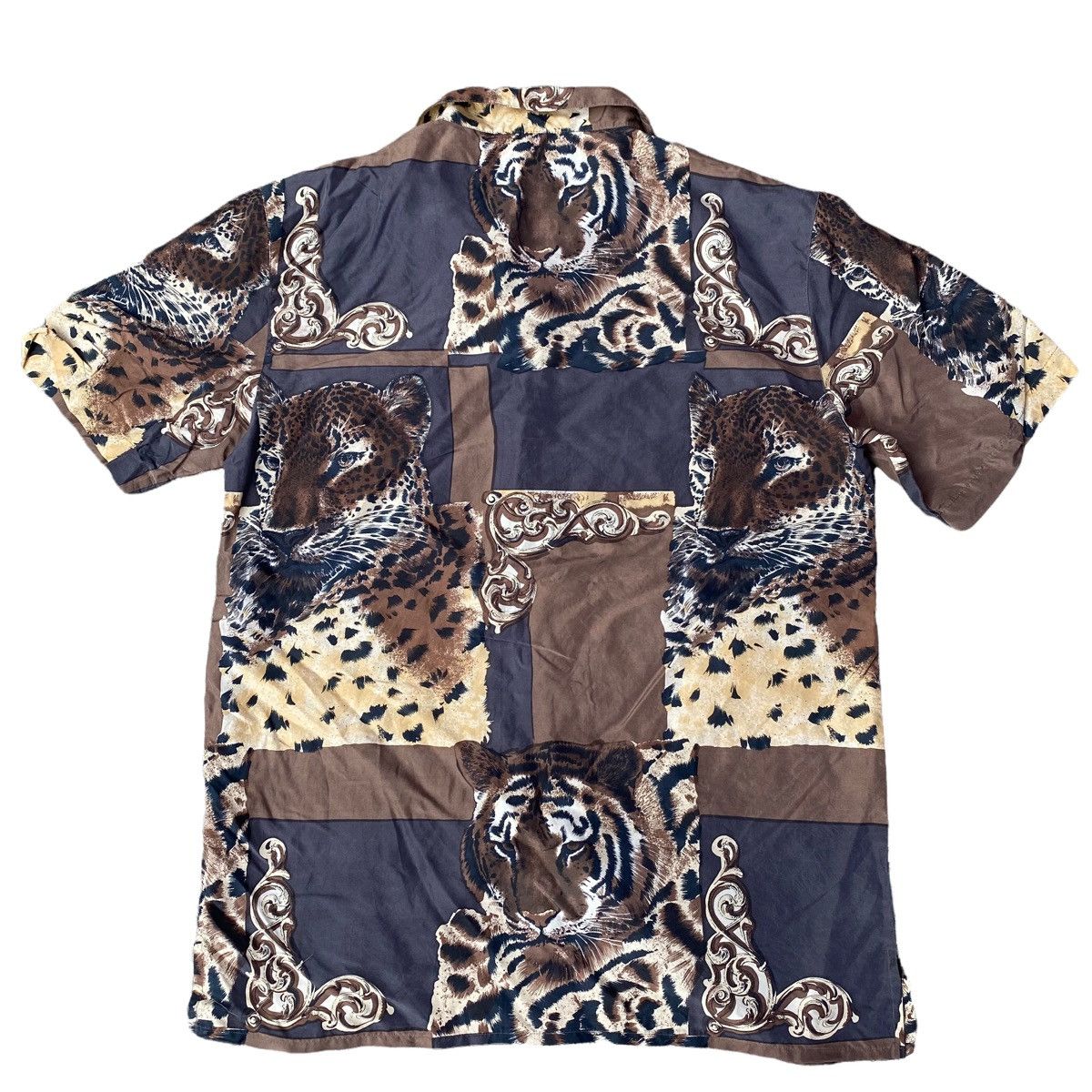 Japanese Brand × Vintage Over Print Tiger Vintage Silk Shirt. #W Size US M / EU 48-50 / 2 - 4 Thumbnail
