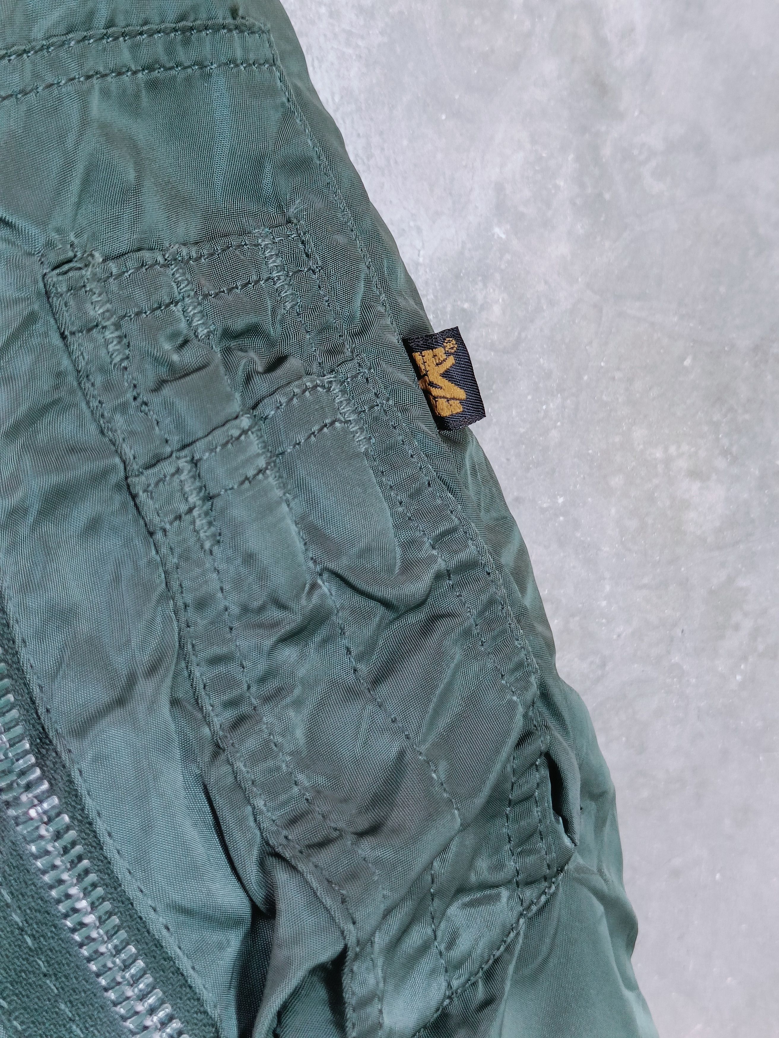 Alpha Industries × Vintage Distressed Vintage Alpha Industries Reversible Bombers Size US L / EU 52-54 / 3 - 5 Thumbnail