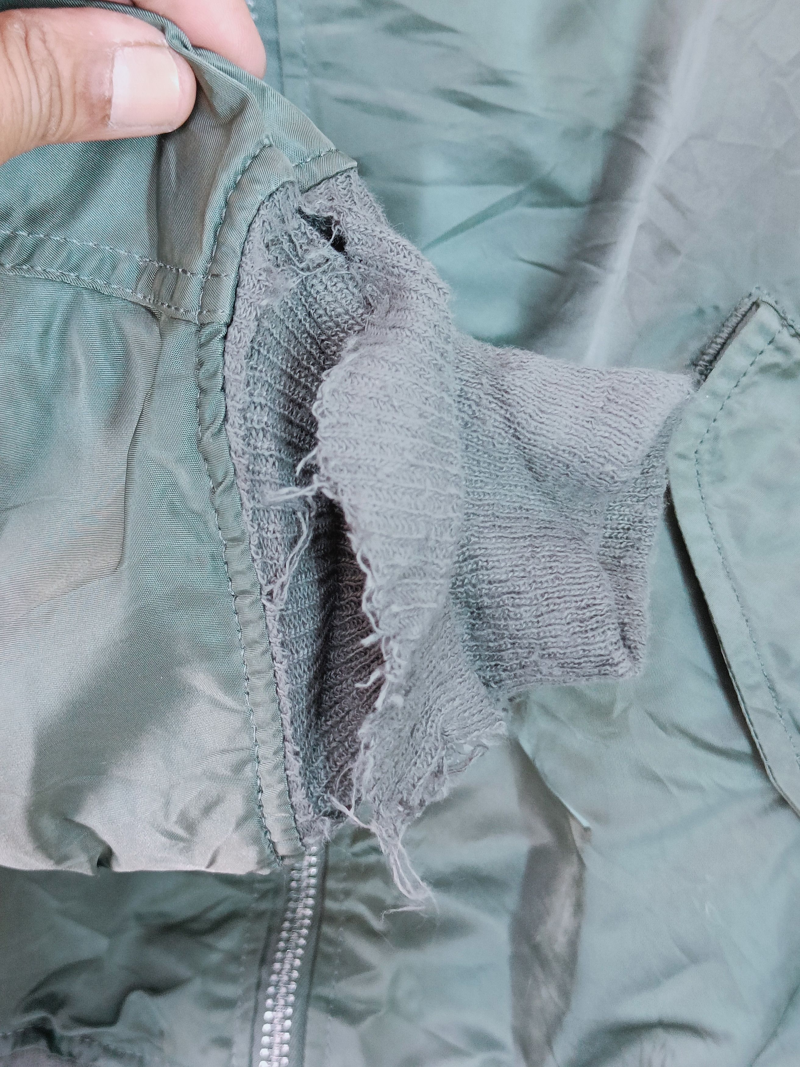 Alpha Industries × Vintage Distressed Vintage Alpha Industries Reversible Bombers Size US L / EU 52-54 / 3 - 6 Thumbnail