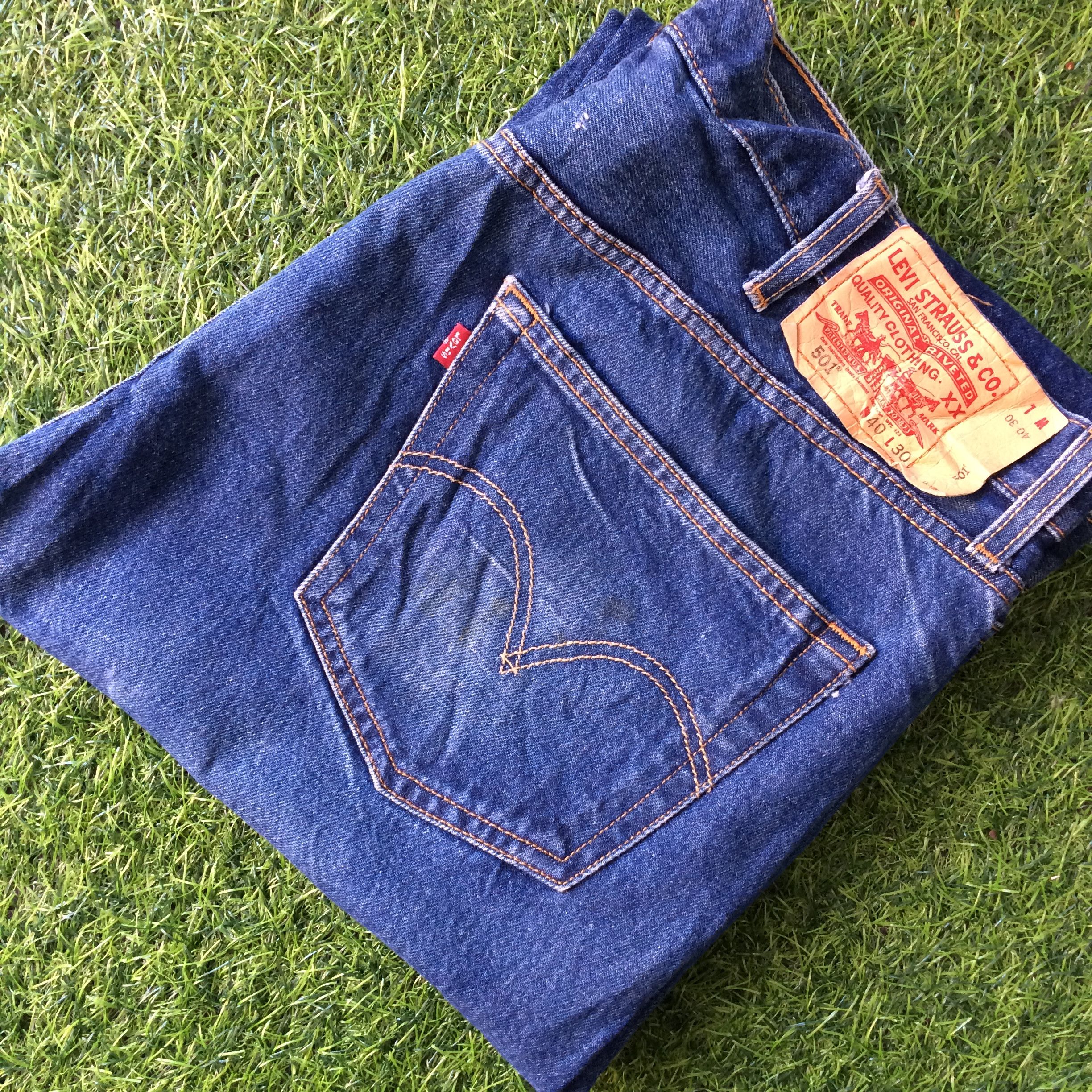 Levi's Vintage Blue Wash Levis 501 Jeans #B-818 Size US 39 - 8 Thumbnail