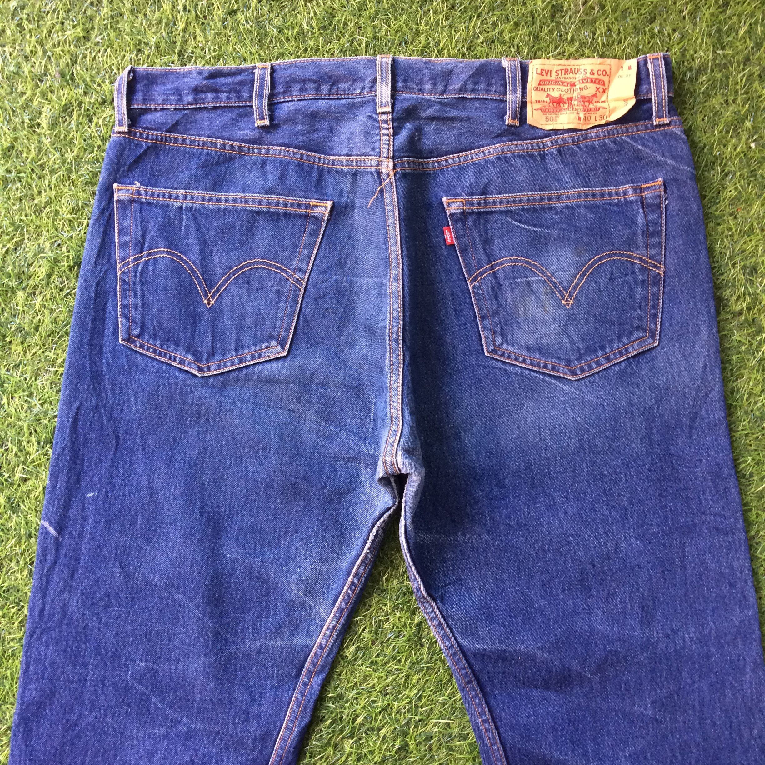 Levi's Vintage Blue Wash Levis 501 Jeans #B-818 Size US 39 - 2 Thumbnail