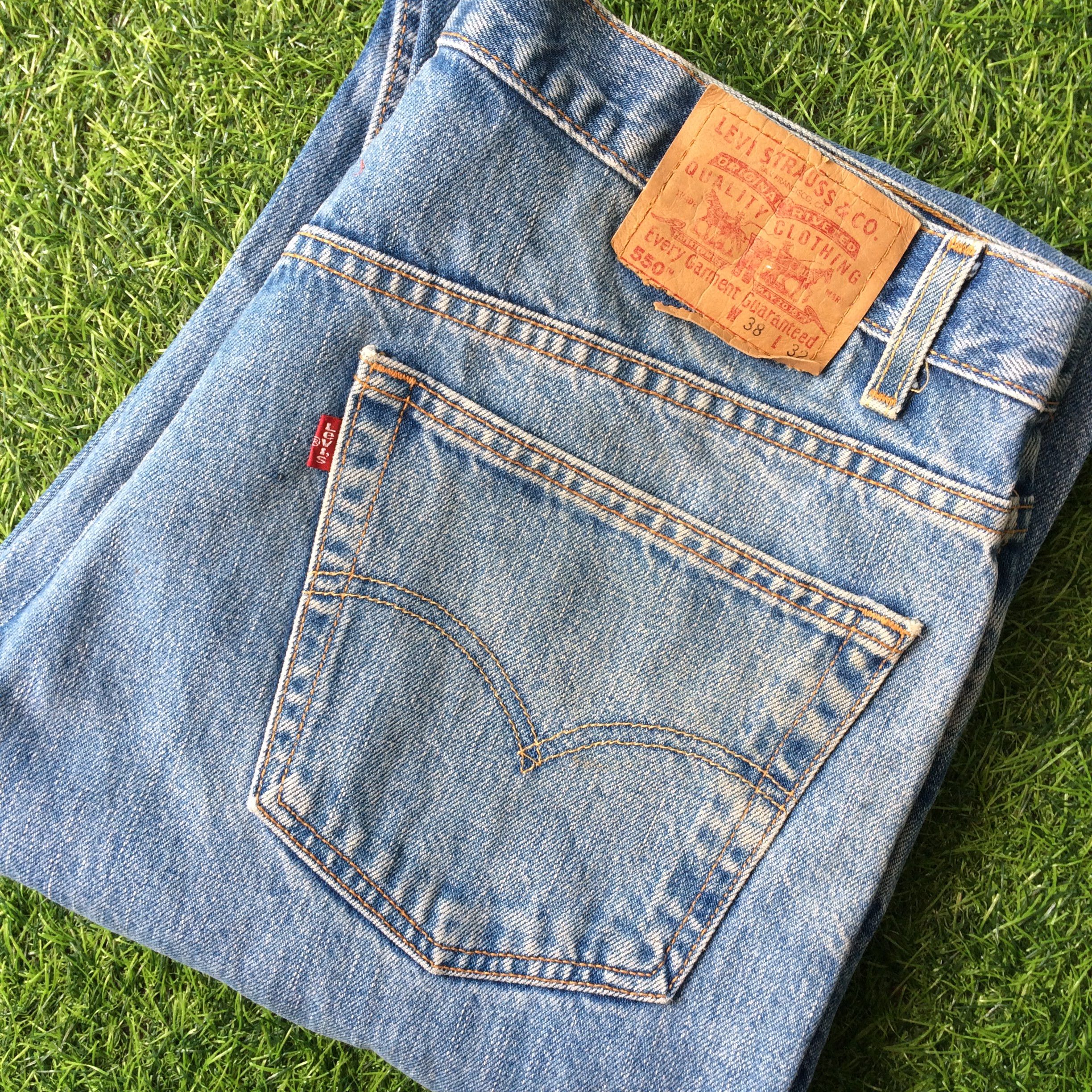 Levi's Vintage Blue Wash Levis 550 Jeans #B-747 Size US 37 - 9 Thumbnail