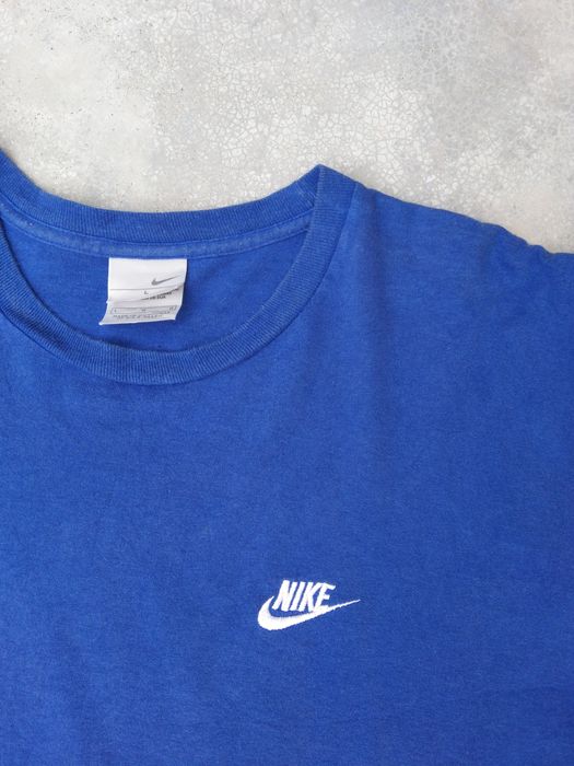 embroidered nike t shirt