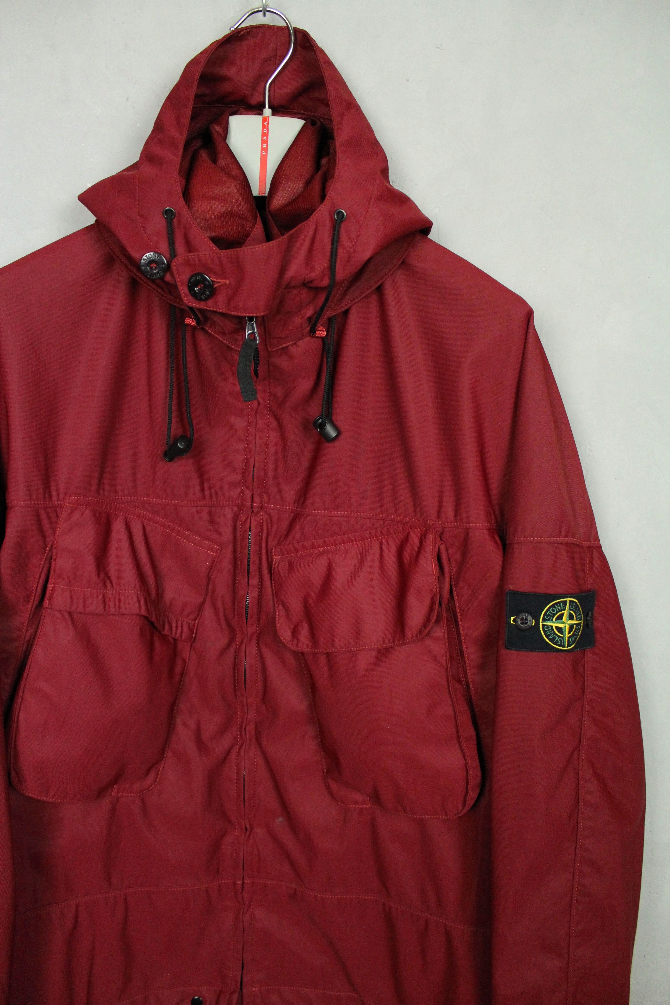STONE ISLAND】