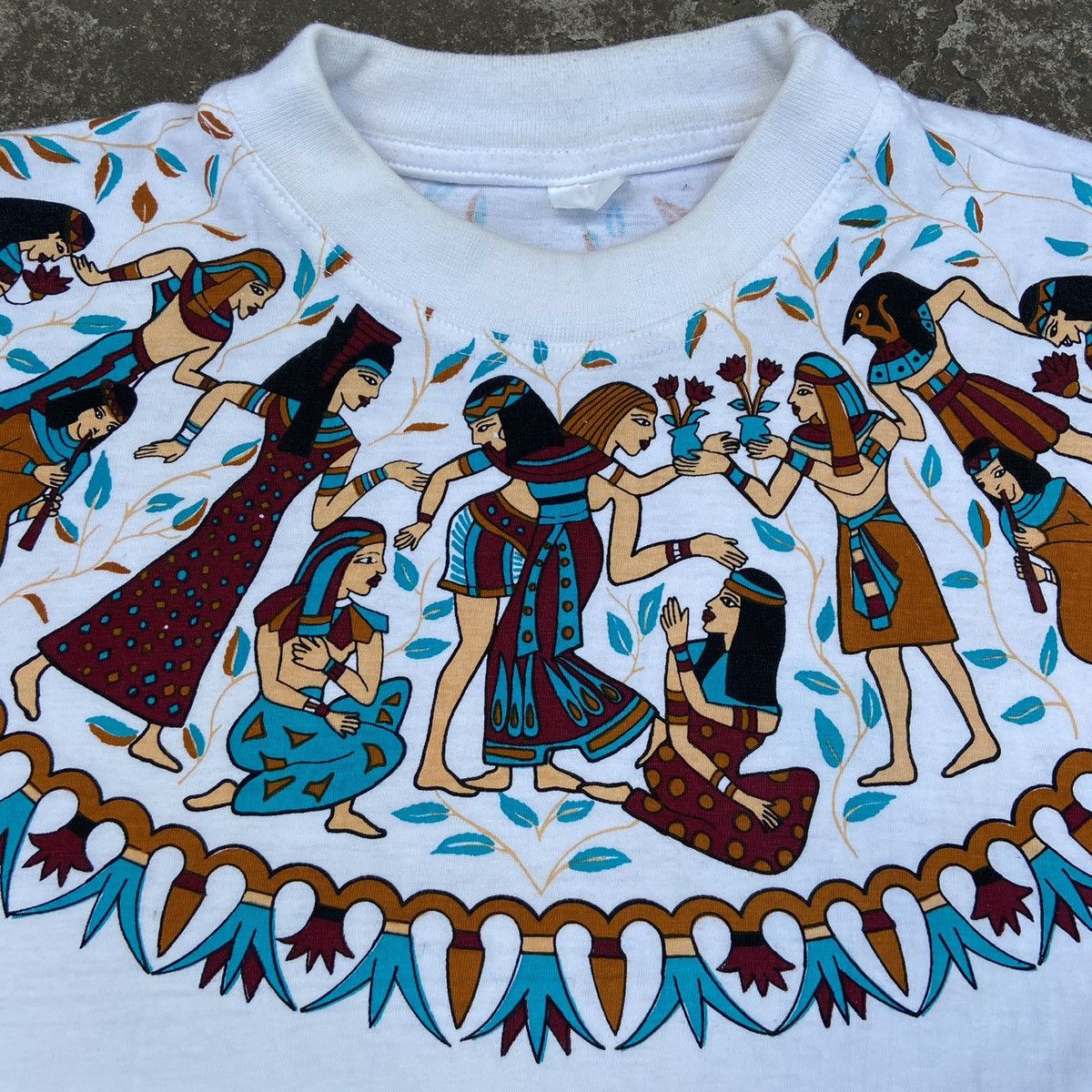 Vintage 1990s EGYPTIAN ARCHIVE SCRIPT VERY BEAUTIFUL ART TEE - № 400 Size US XL / EU 56 / 4 - 4 Thumbnail