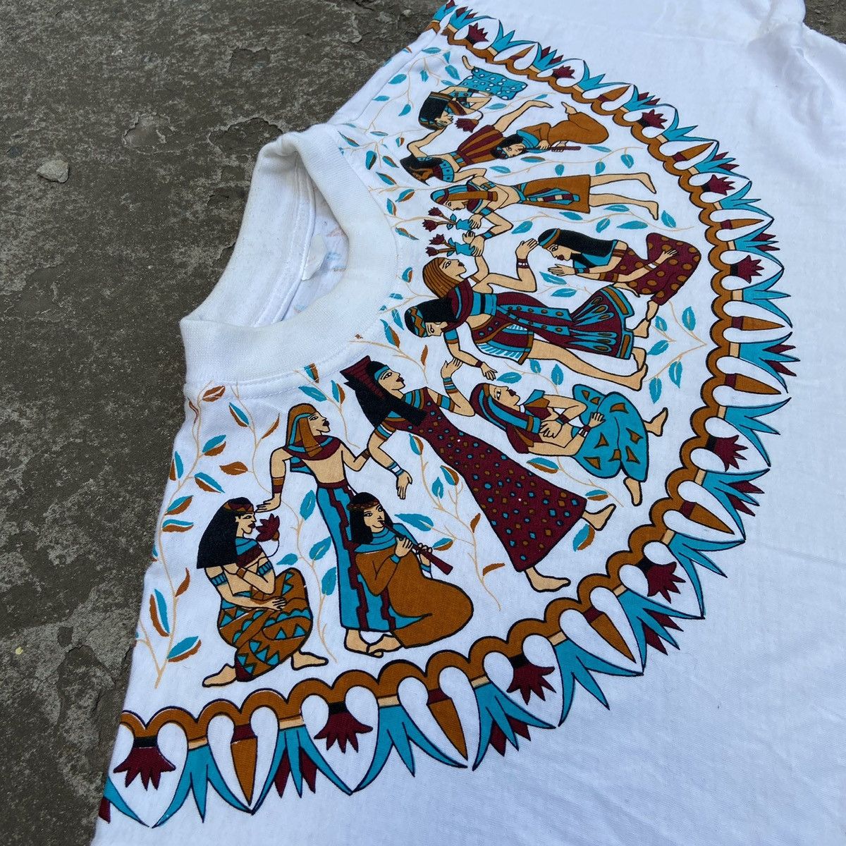 Vintage 1990s EGYPTIAN ARCHIVE SCRIPT VERY BEAUTIFUL ART TEE - № 400 Size US XL / EU 56 / 4 - 5 Thumbnail