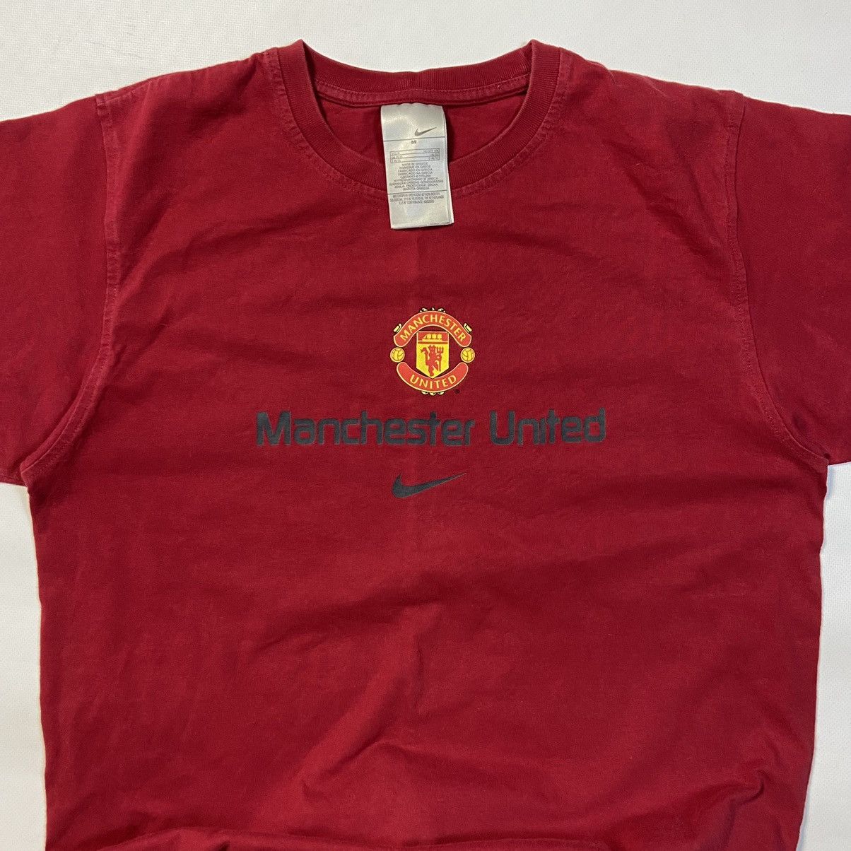 Nike VERY RARE CENTR SWOOSH MANCHESTER UNITED TEE Size US M / EU 48-50 / 2 - 2 Thumbnail