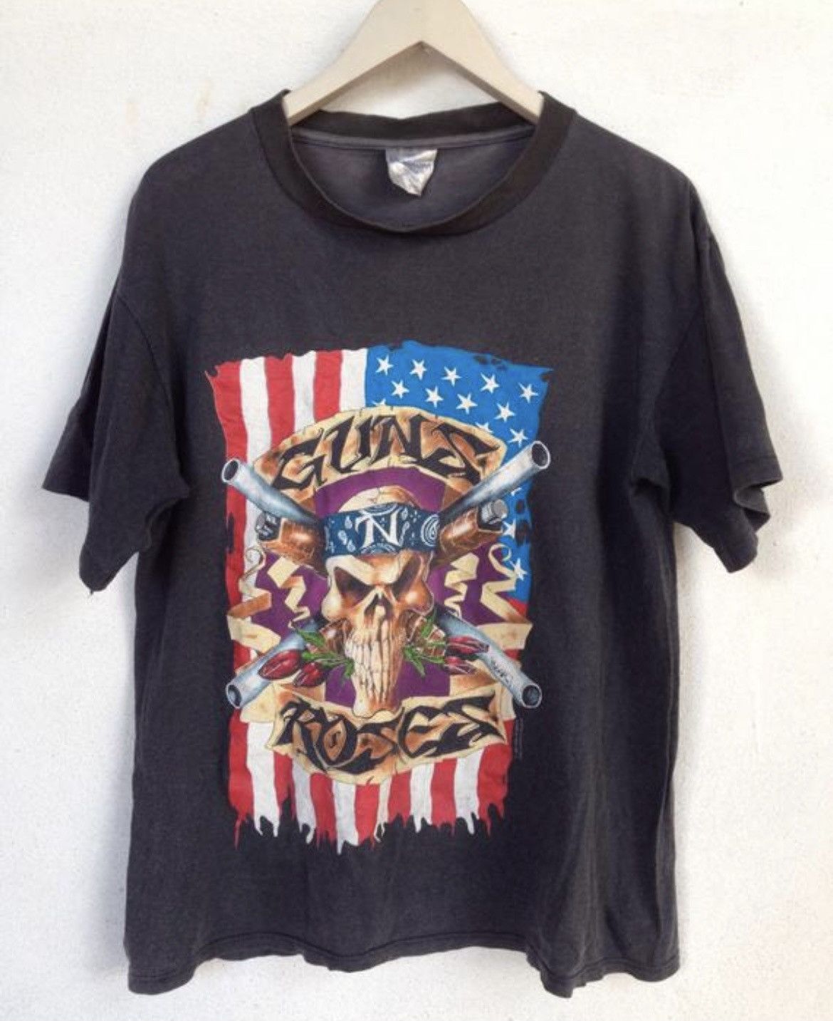 Band Tees Vintage 90s Guns N Roses tour 91-92 rock band tshirt Size US L / EU 52-54 / 3 - 1 Thumbnail