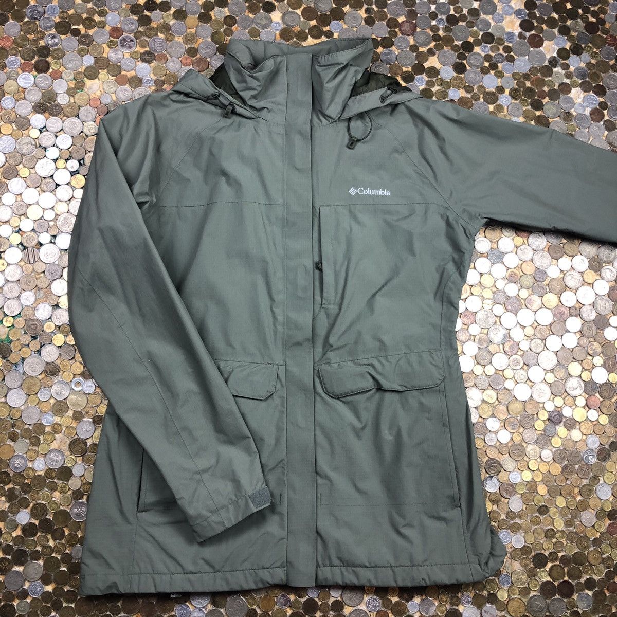 Columbia Columbia Vintage light raining jacket Size US L / EU 52-54 / 3 - 1 Thumbnail