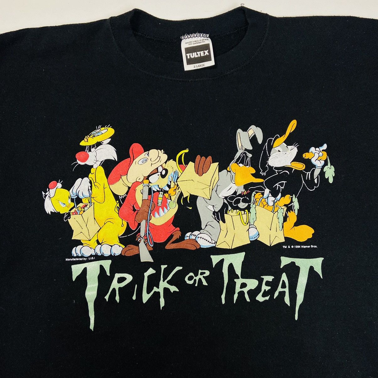 Cartoon Network 1994 “TRICK OR TREAT” WARNER BROS RARE SWEATSHIRT - 1340 Size US XL / EU 56 / 4 - 2 Thumbnail