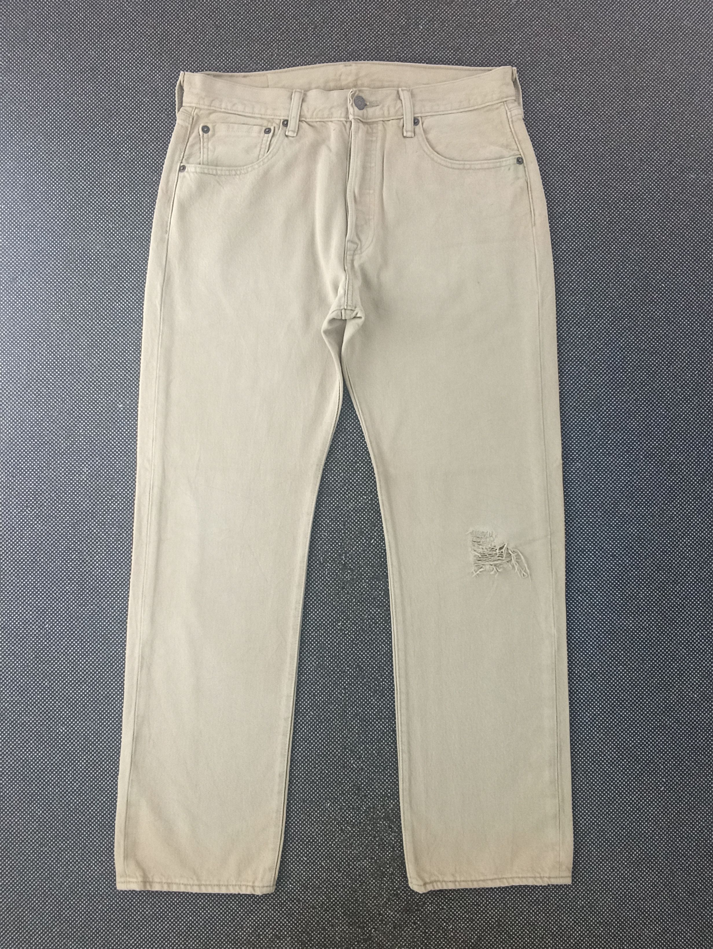 VINTAGE LEVIS 501 DISTRESSED JEANS -J272