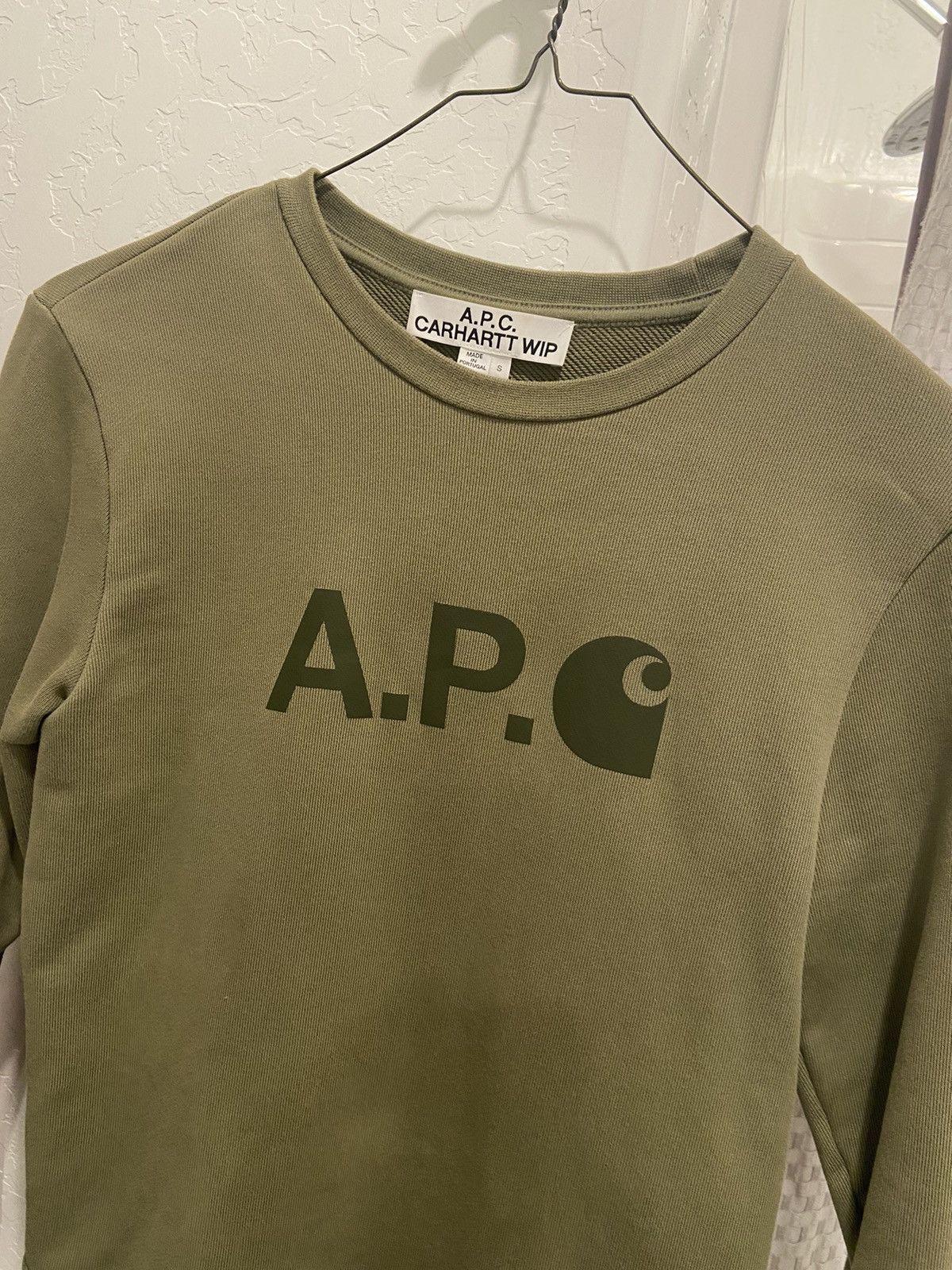 【A.P.C.コラボ】CARHARTT WIP スウェット A.P.C.」コラボプロジェクトでカーハート WIPとタッグ、Cロゴが融合