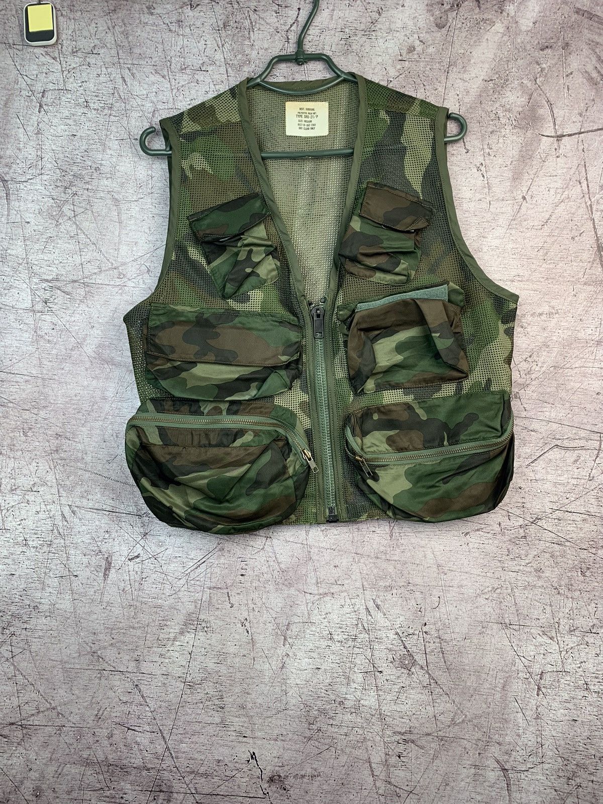 Vintage Vintage Camo Multi Pocket Hype Vest Jacket Size US M / EU 48-50 / 2 - 1 Thumbnail
