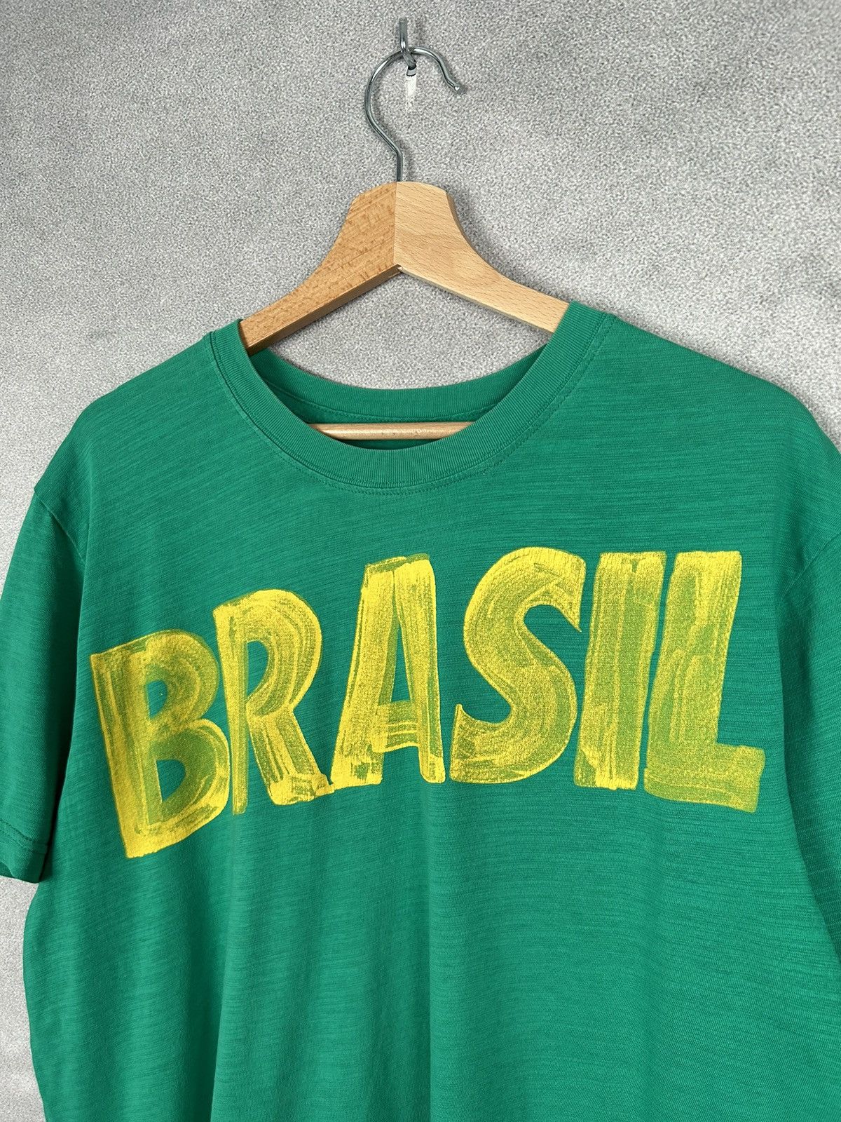 Nike Vintage Nike Brasil Soccer Football Graphic Tee Spellout Size US XL / EU 56 / 4 - 3 Thumbnail