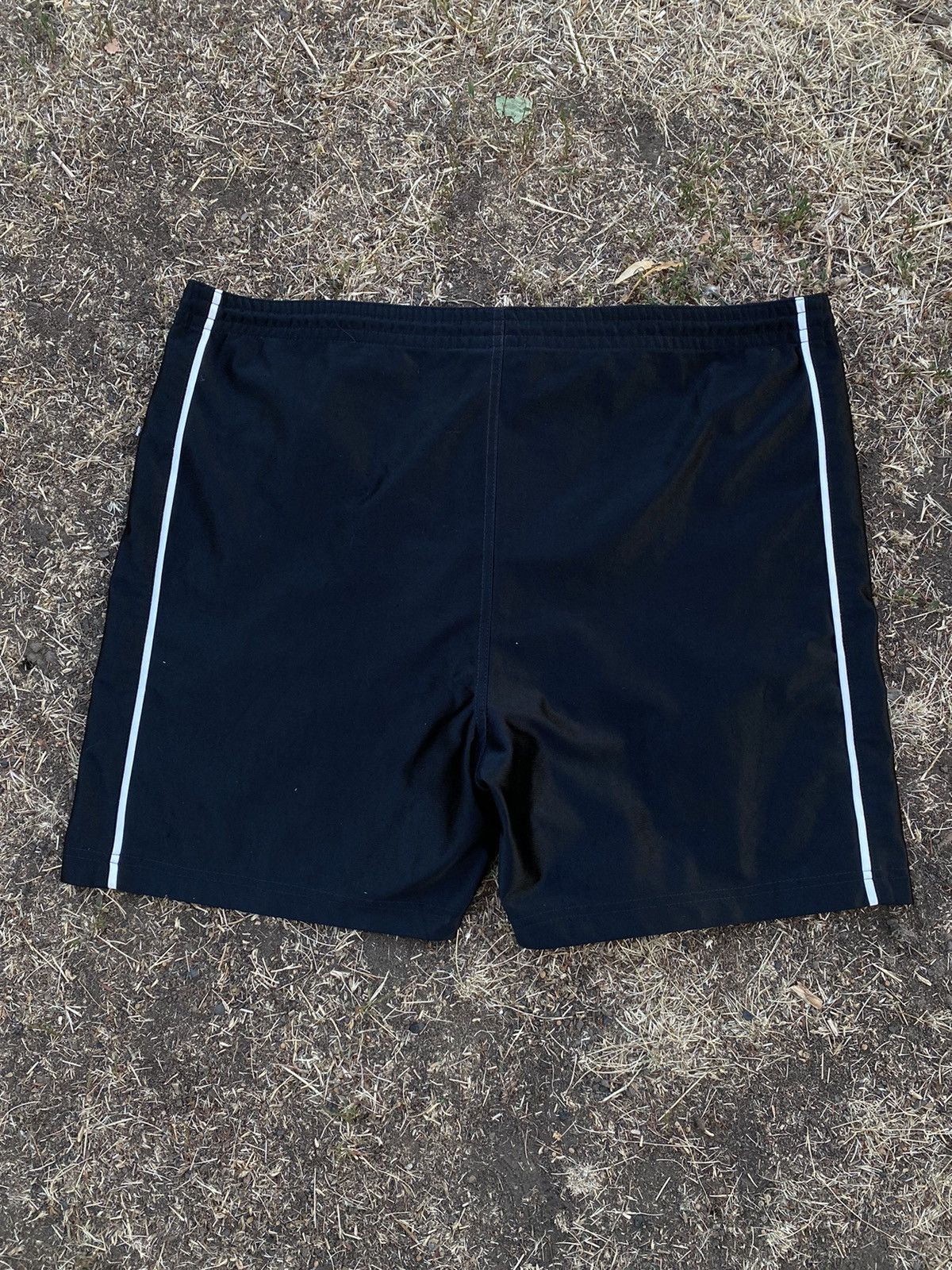 Nike Vintage Nike shorts streetwear swoosh casual y2k size M Size US 32 / EU 48 - 2 Thumbnail