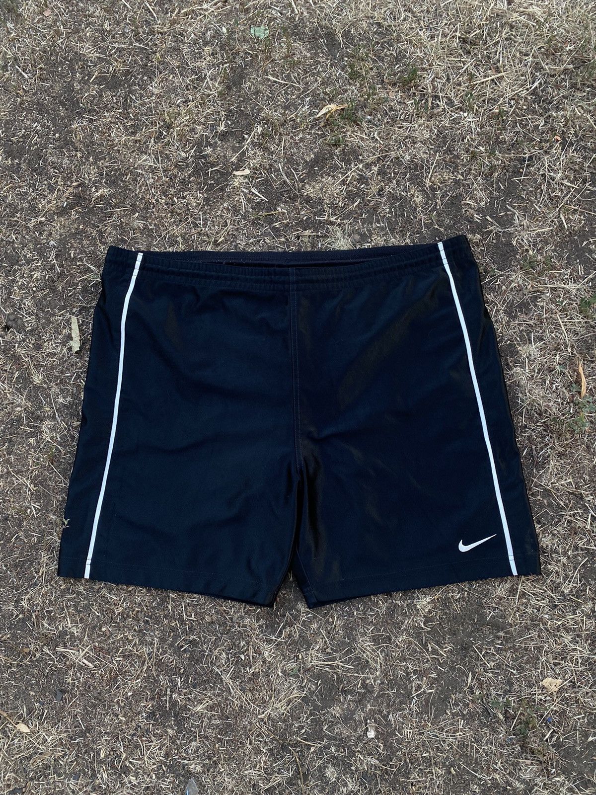 Nike Vintage Nike shorts streetwear swoosh casual y2k size M Size US 32 / EU 48 - 1 Thumbnail