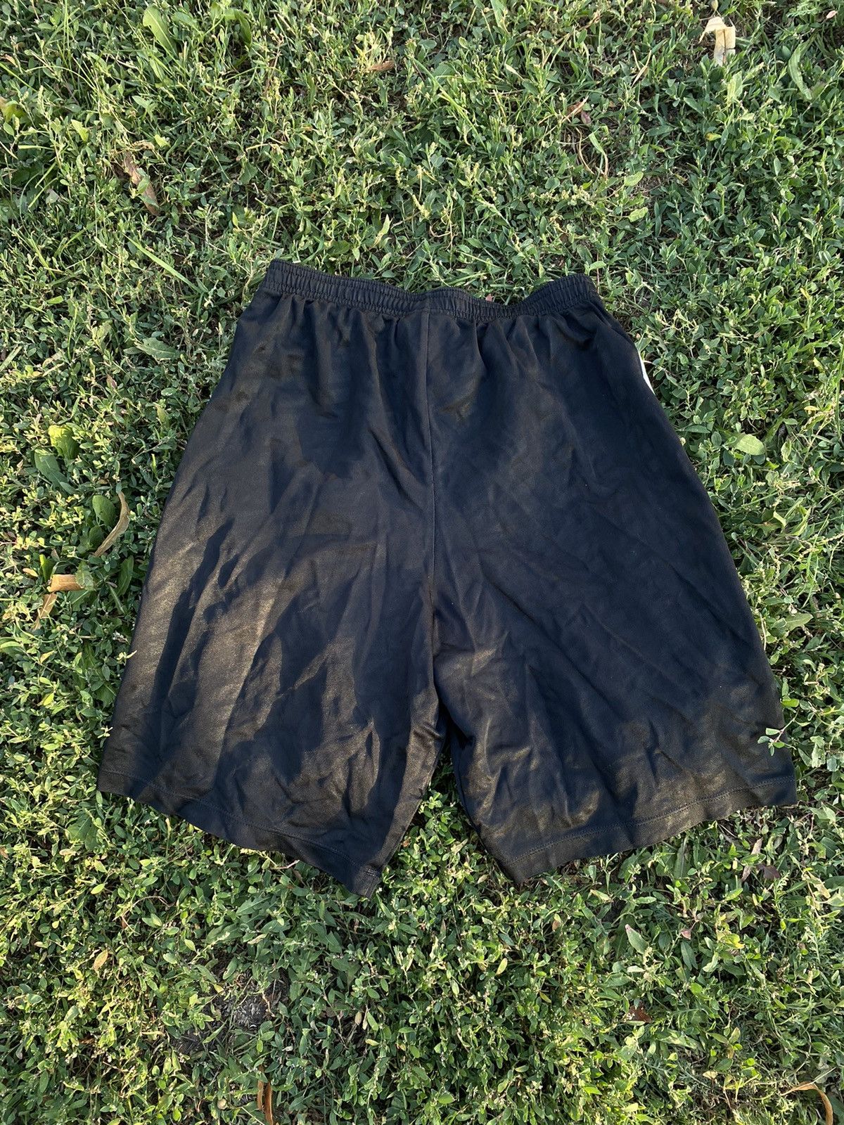 Nike Vintage Nike shorts streetwear swoosh casual y2k size S Size US 30 / EU 46 - 2 Thumbnail