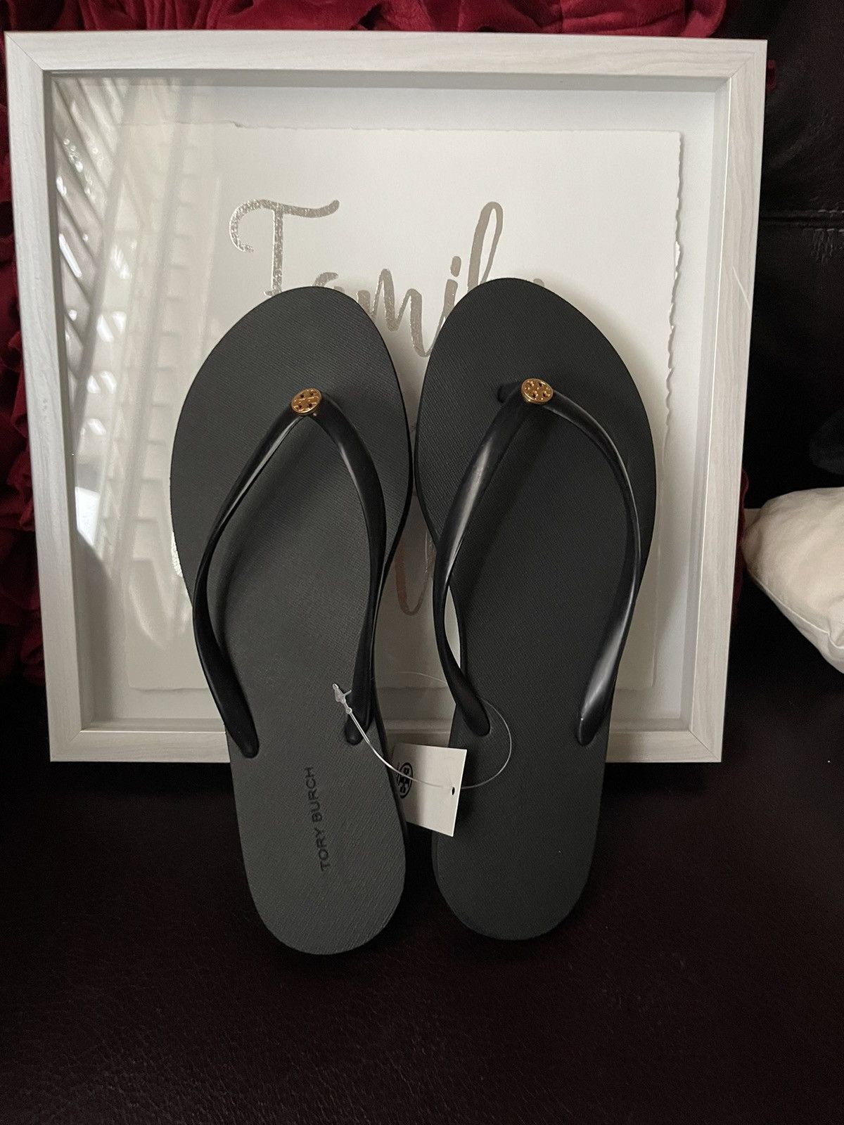 NWT Tory Burch Solid thin flip flop PVC/EVA size 7 black2023