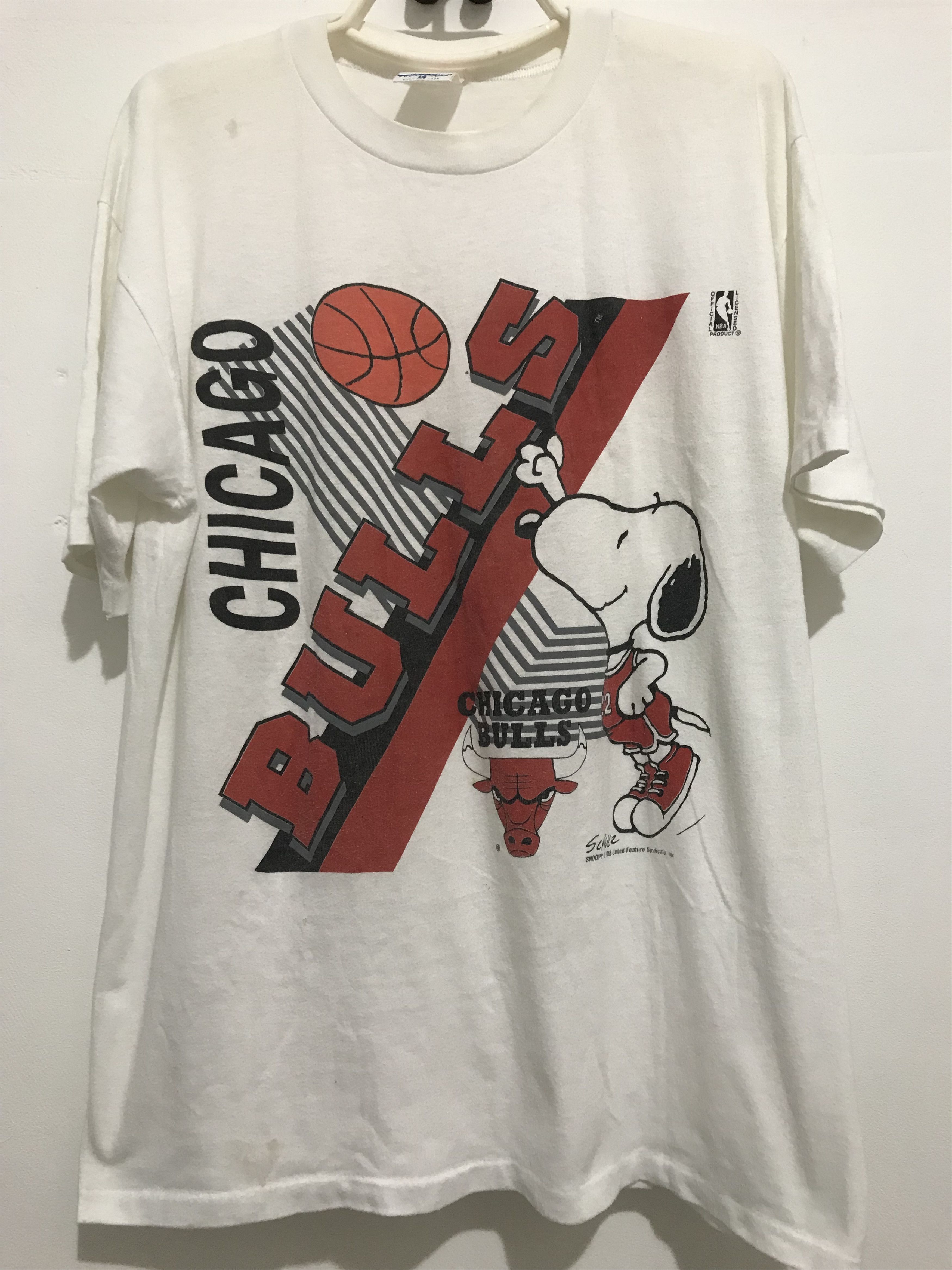 Vintage 90's Chicago Bulls X Snoopy NBA TShirt
