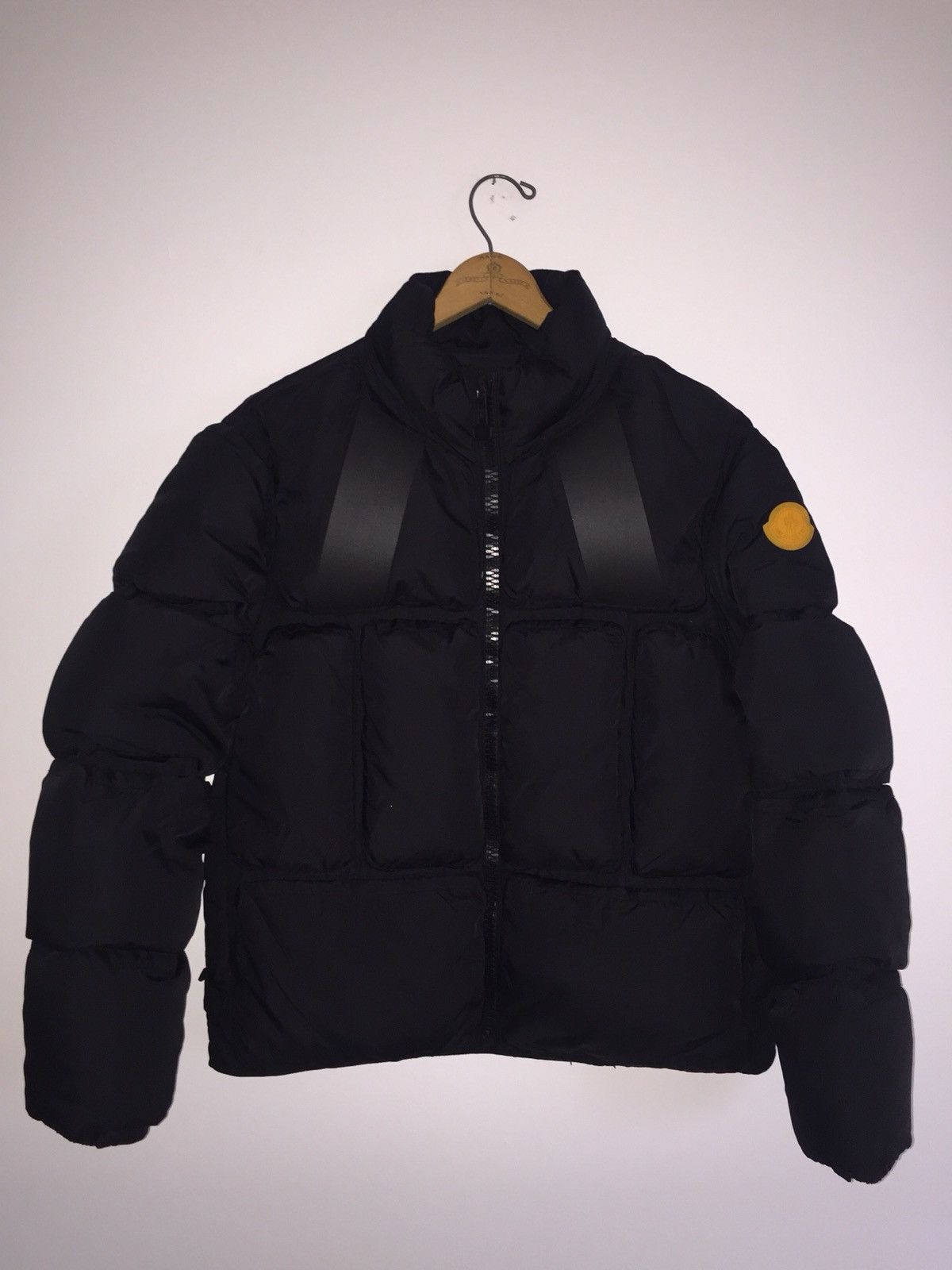 Off white x moncler on sale jacke