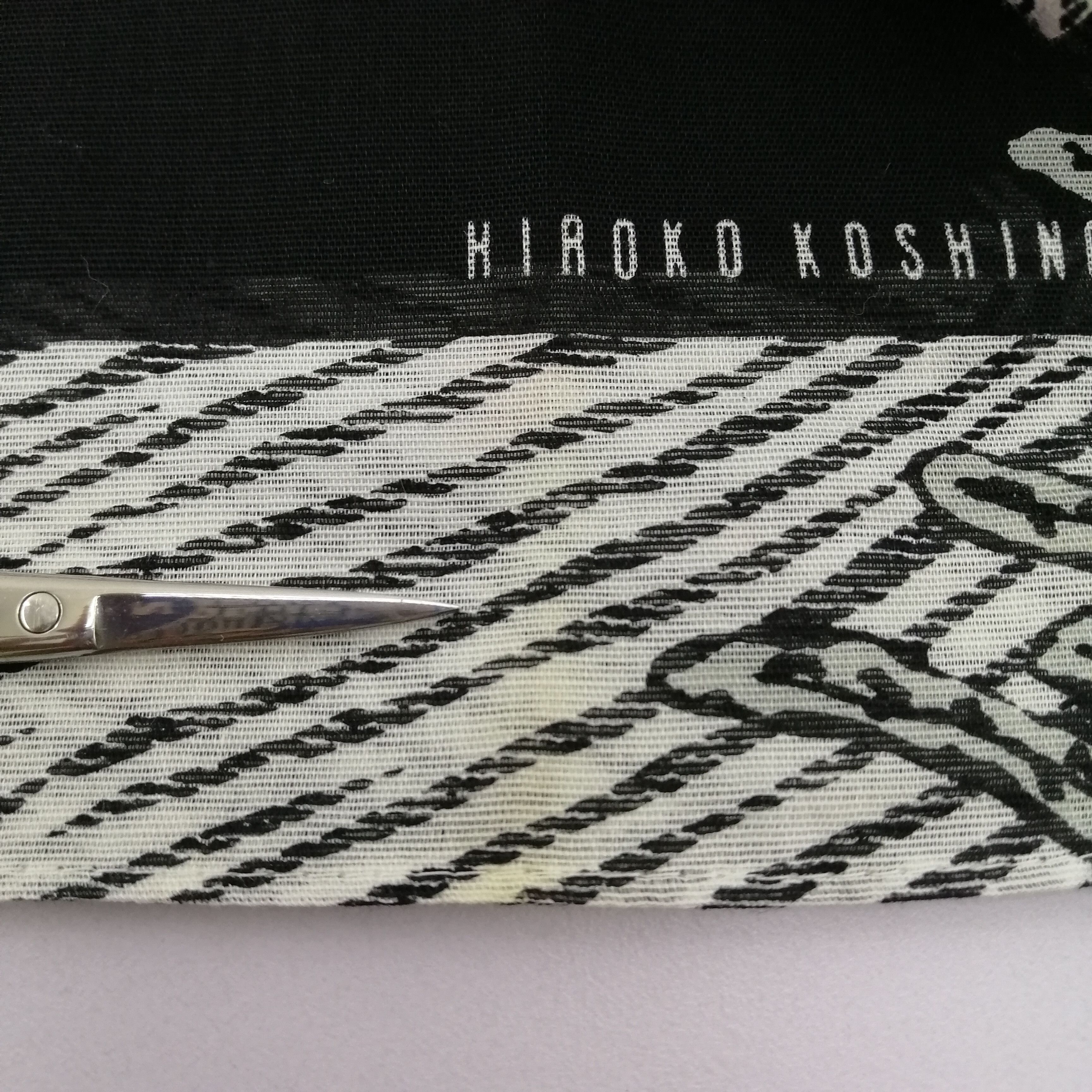 Hiroko Koshino Homme Hiroko Koshino Handkerchief/Neckerchief/Bandana-KD3105 Size ONE SIZE - 6 Thumbnail