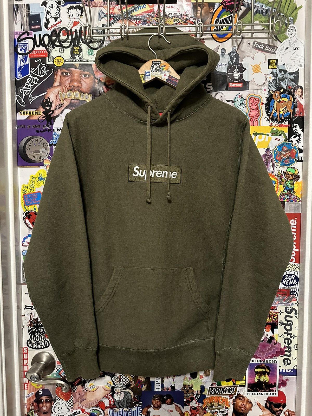 Olive box logo sale