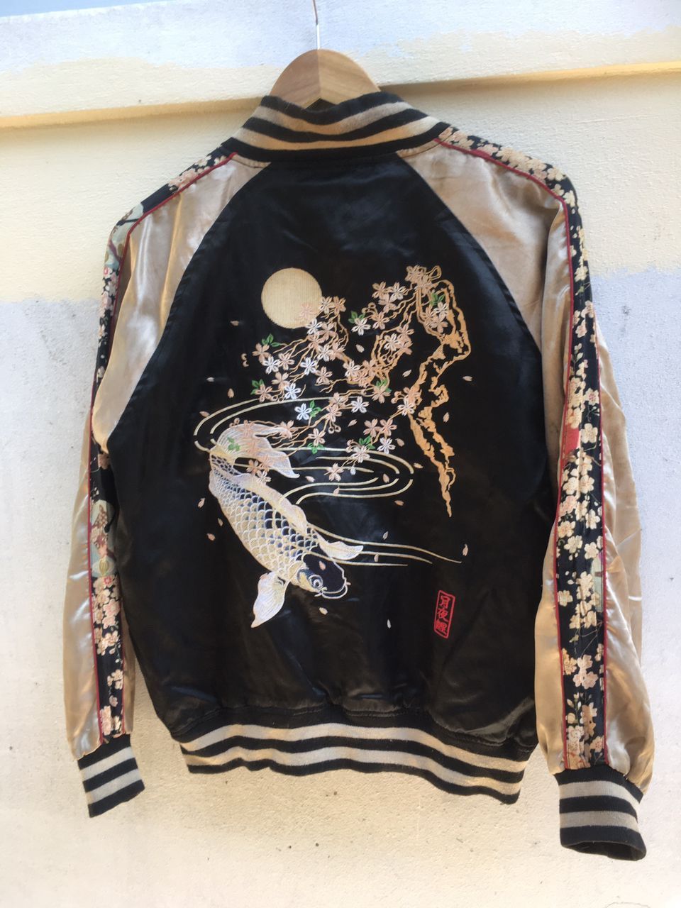 Insertcoin Koi fish bomber jacket Brand New sz Medium shops